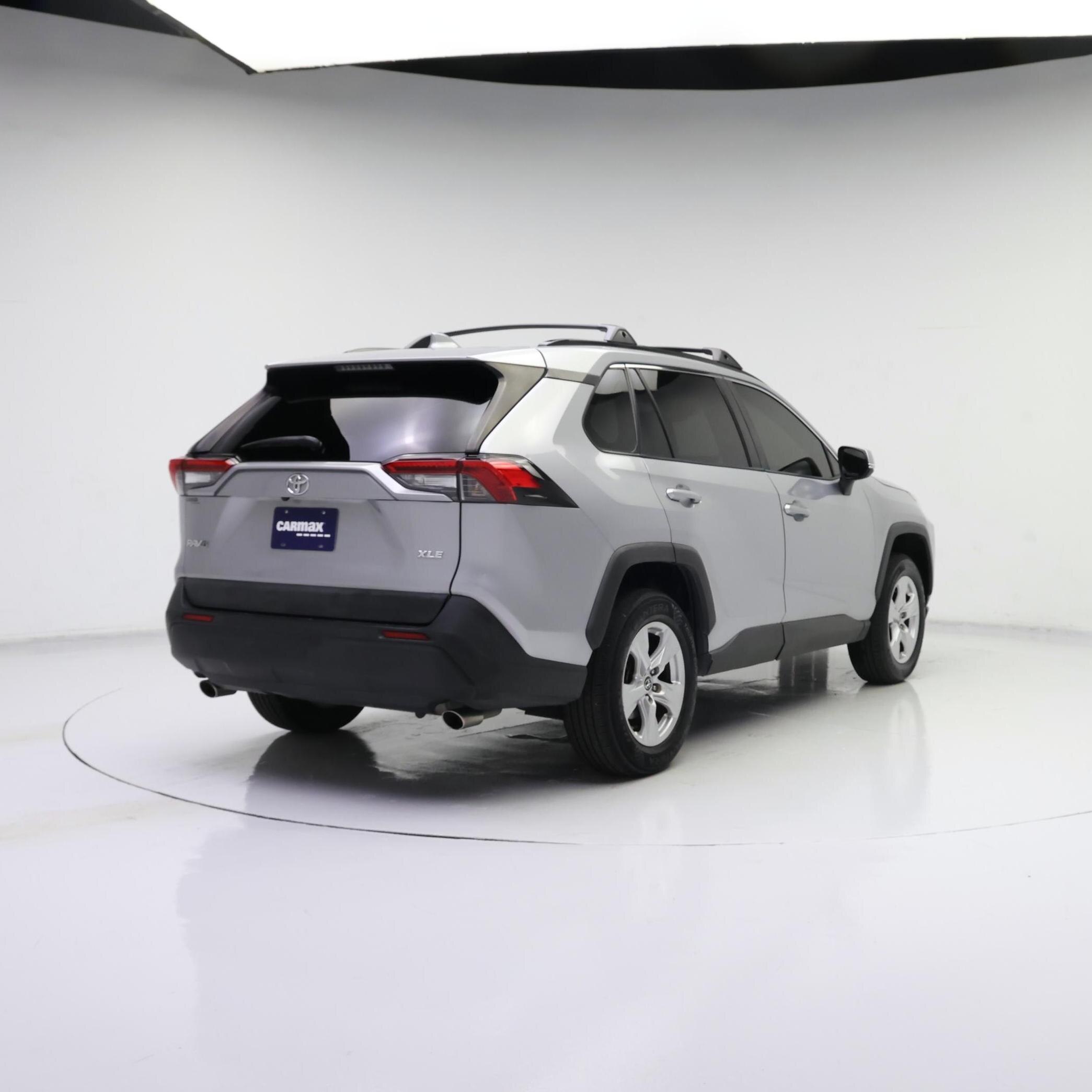 Thumbnail: 2019 Toyota RAV4 - 8