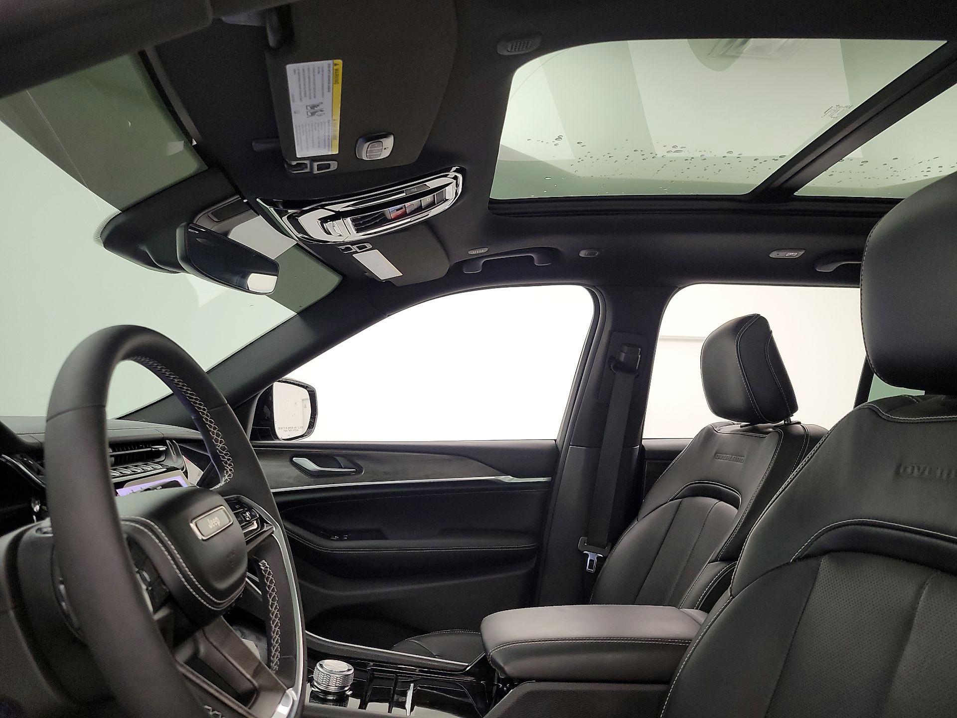 Thumbnail: 2023 Jeep Grand Cherokee - 20