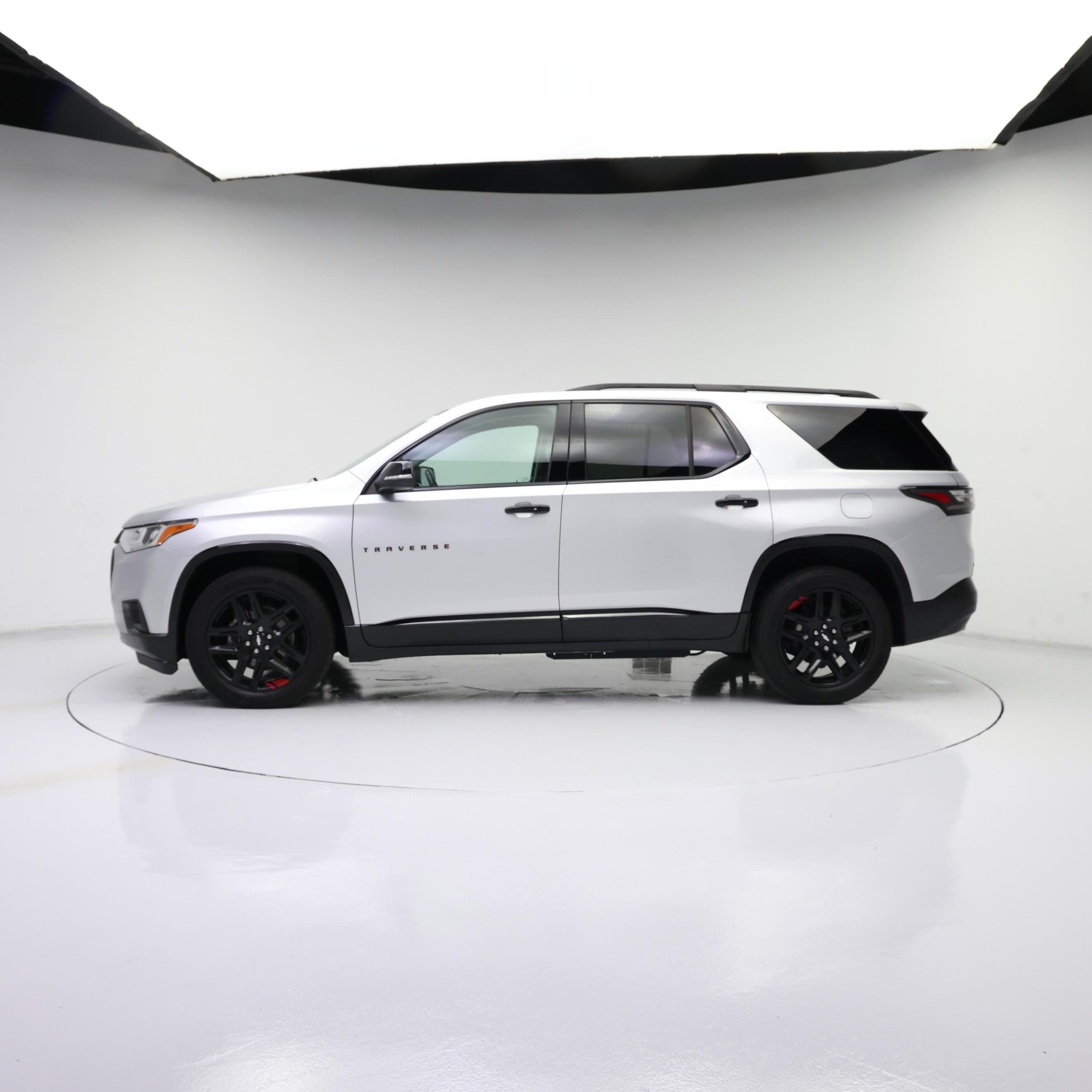 Thumbnail: 2021 Chevrolet Traverse - 3