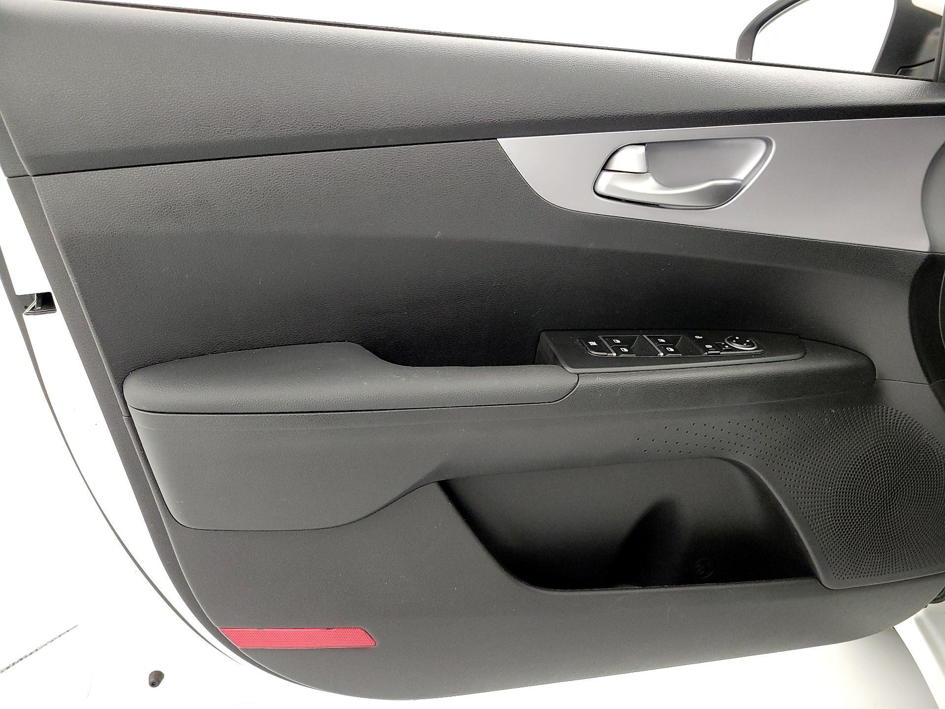Thumbnail: 2023 Kia Forte - 12