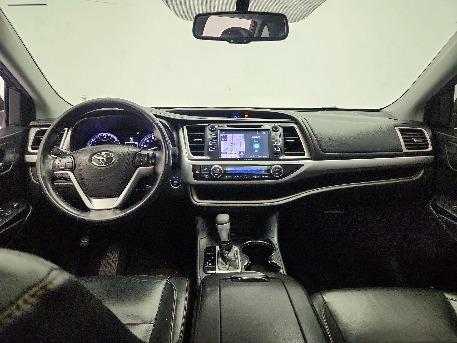 Thumbnail: 2016 Toyota Highlander - 9