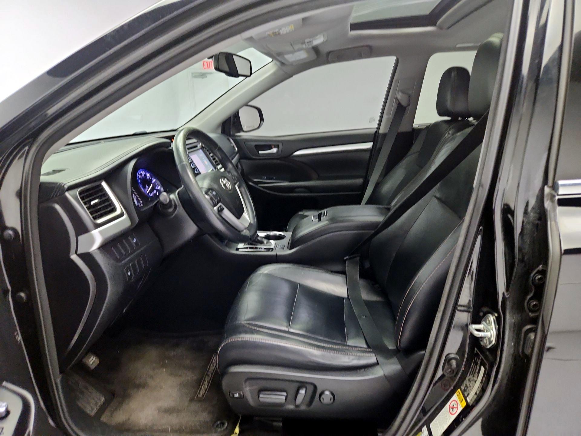 Thumbnail: 2016 Toyota Highlander - 11