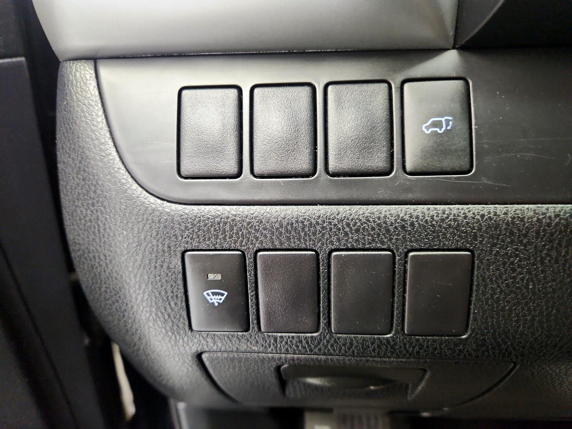 Thumbnail: 2016 Toyota Highlander - 13