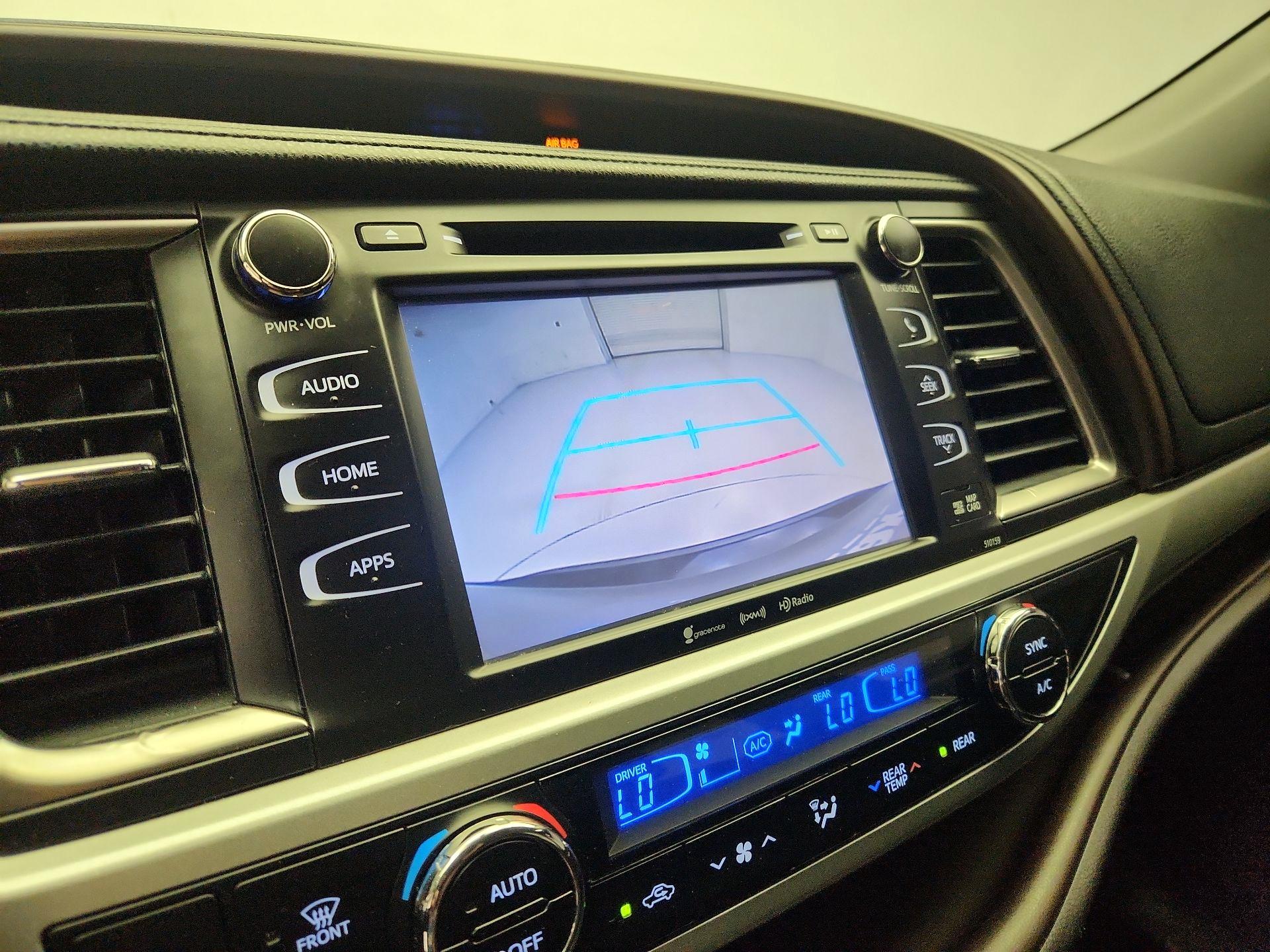 Thumbnail: 2016 Toyota Highlander - 15