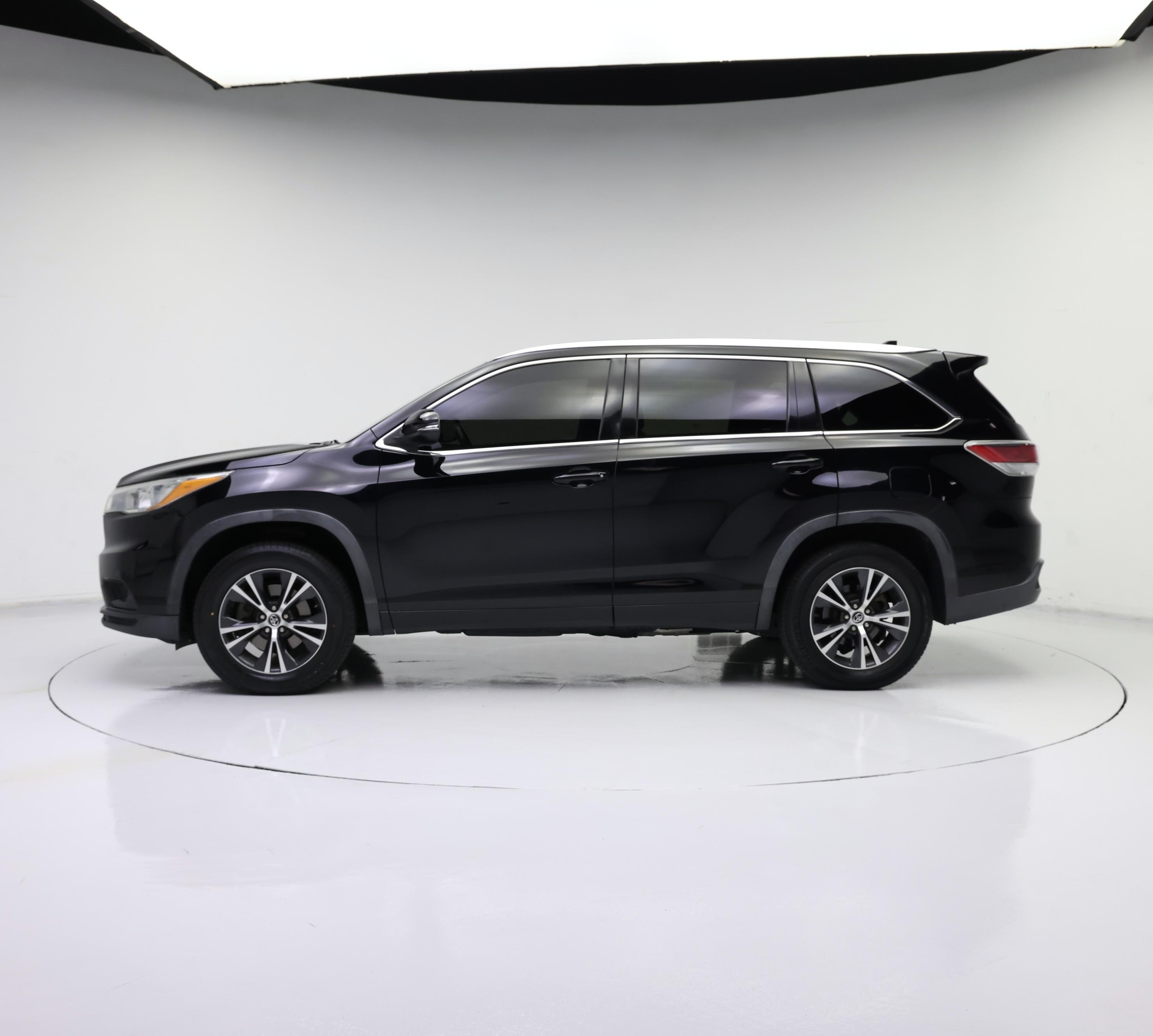 Thumbnail: 2016 Toyota Highlander - 3