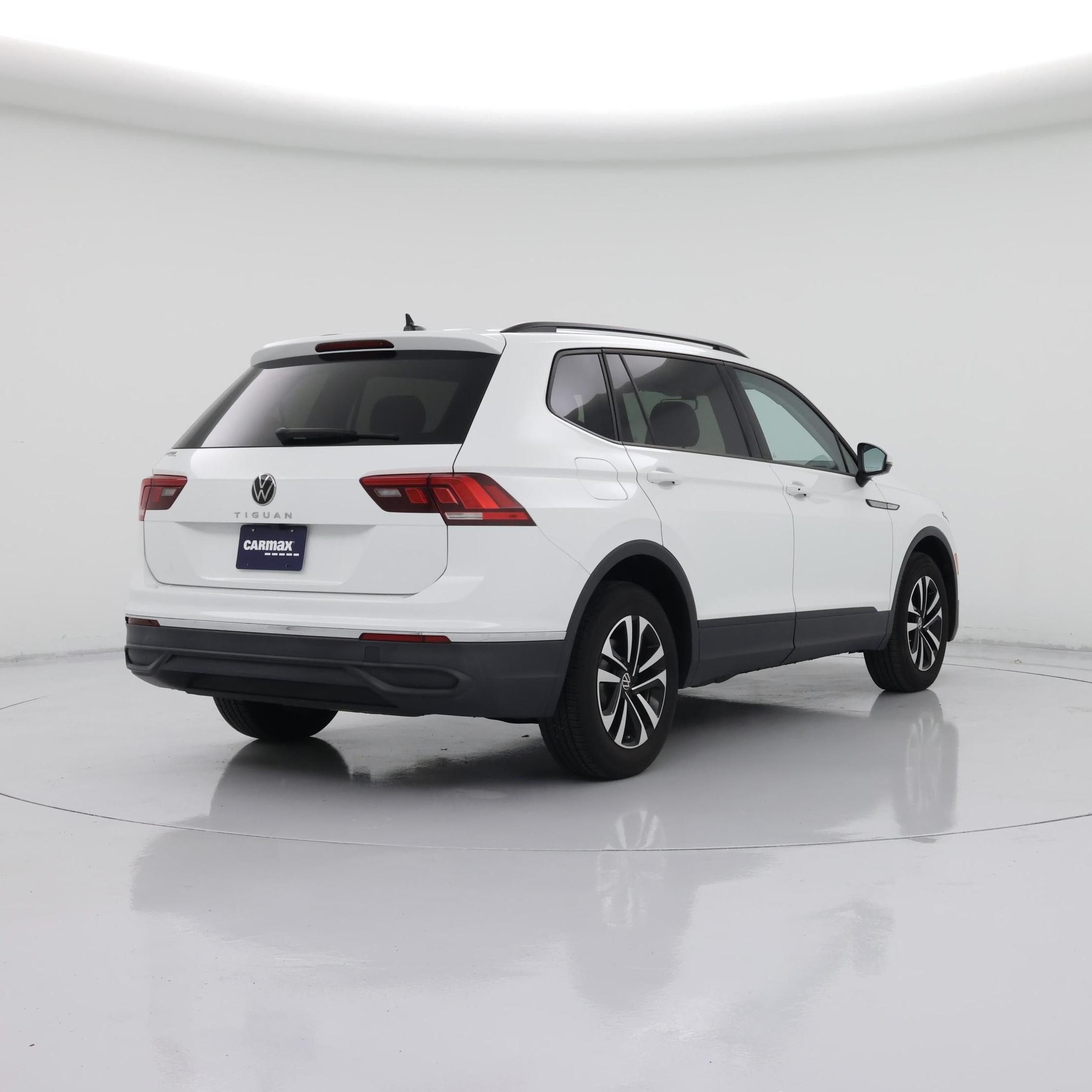 Thumbnail: 2023 Volkswagen Tiguan - 8