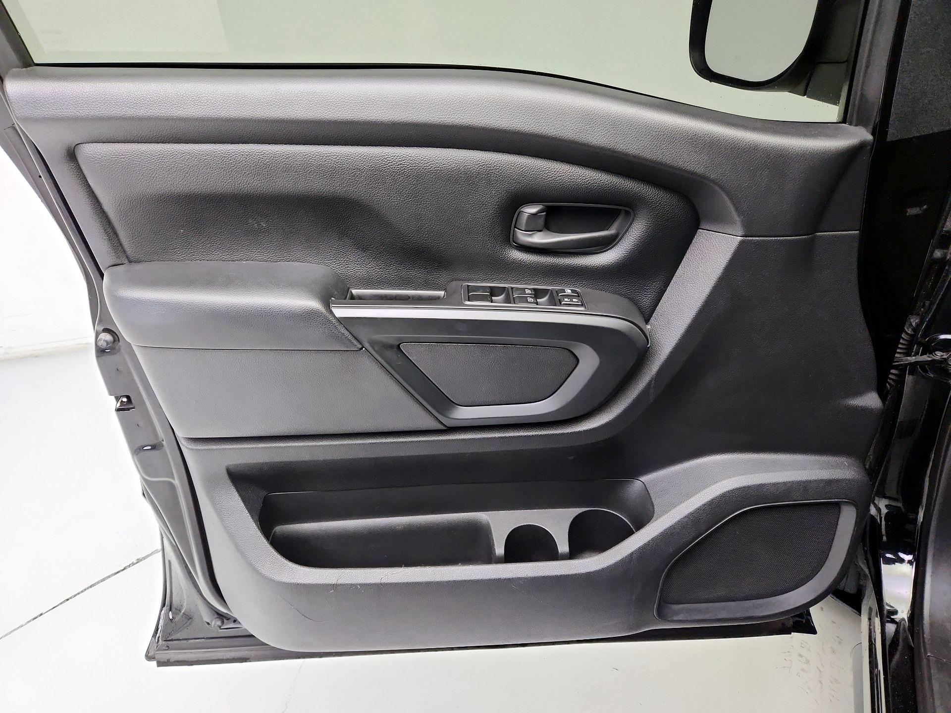 Thumbnail: 2021 Nissan Titan - 12