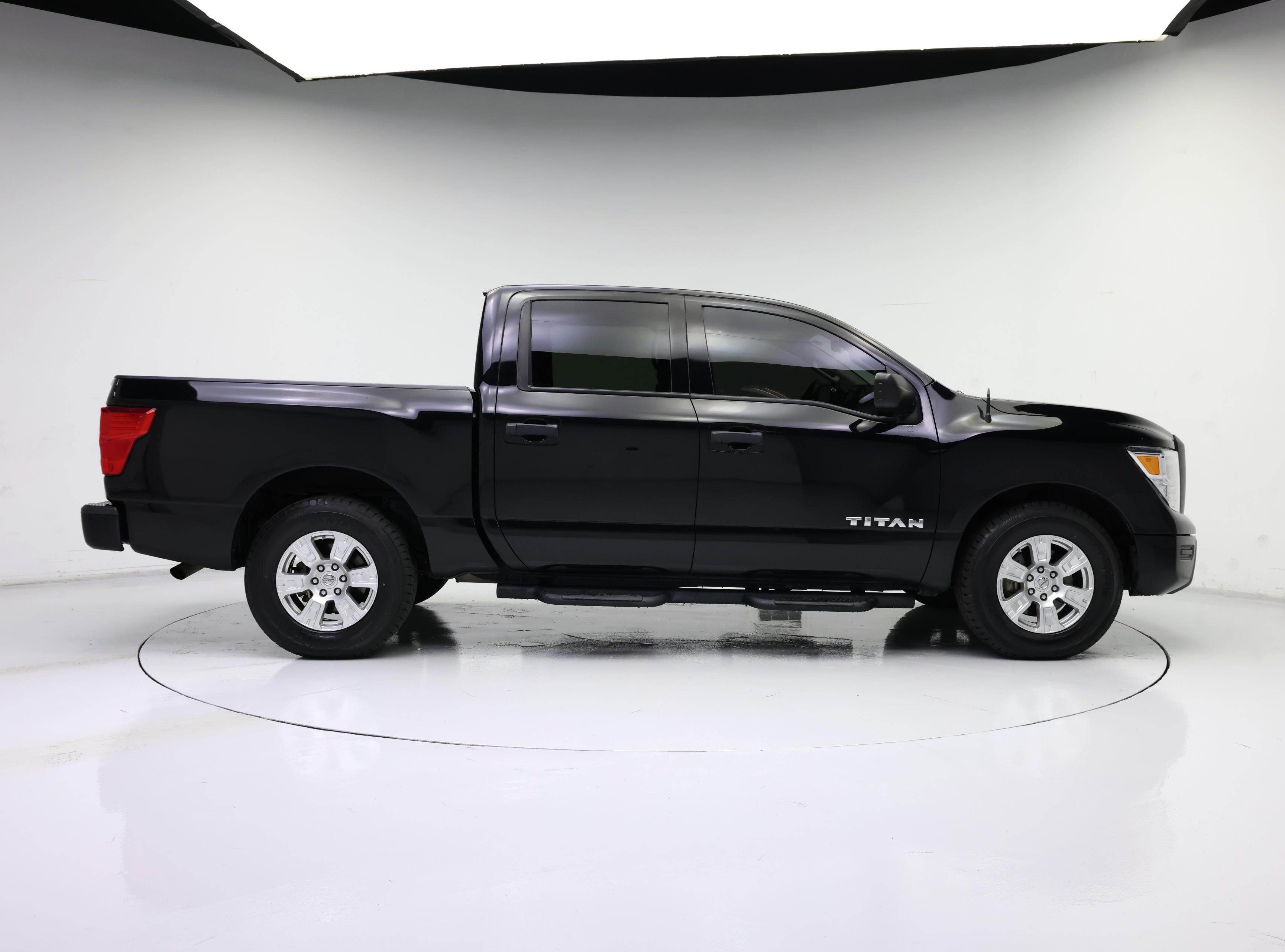 Thumbnail: 2021 Nissan Titan - 7