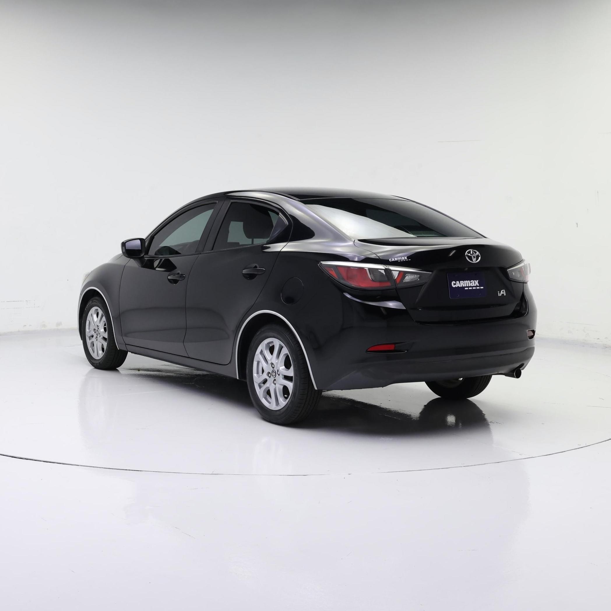 Thumbnail: 2017 Toyota Yaris iA - 2