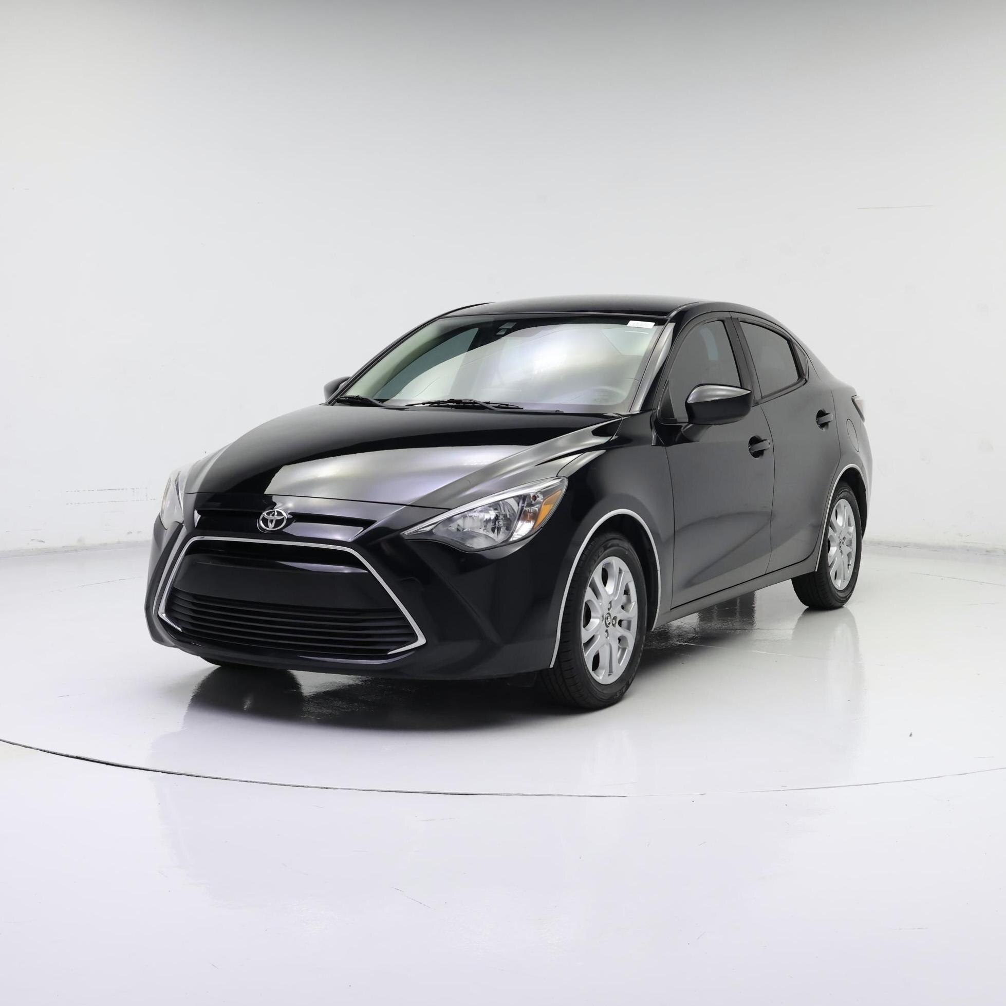 Thumbnail: 2017 Toyota Yaris iA - 4