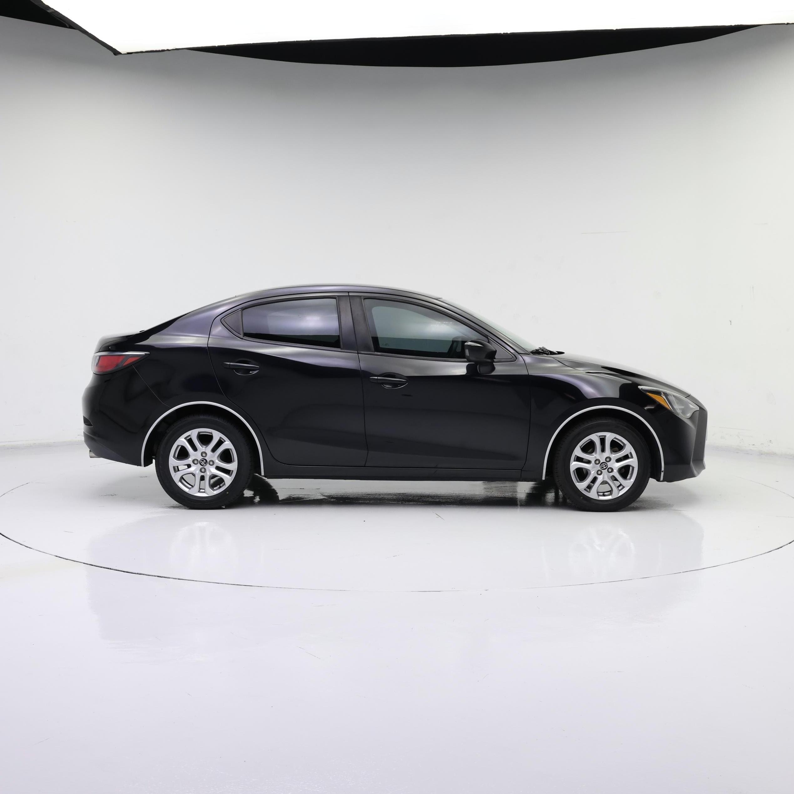 Thumbnail: 2017 Toyota Yaris iA - 7