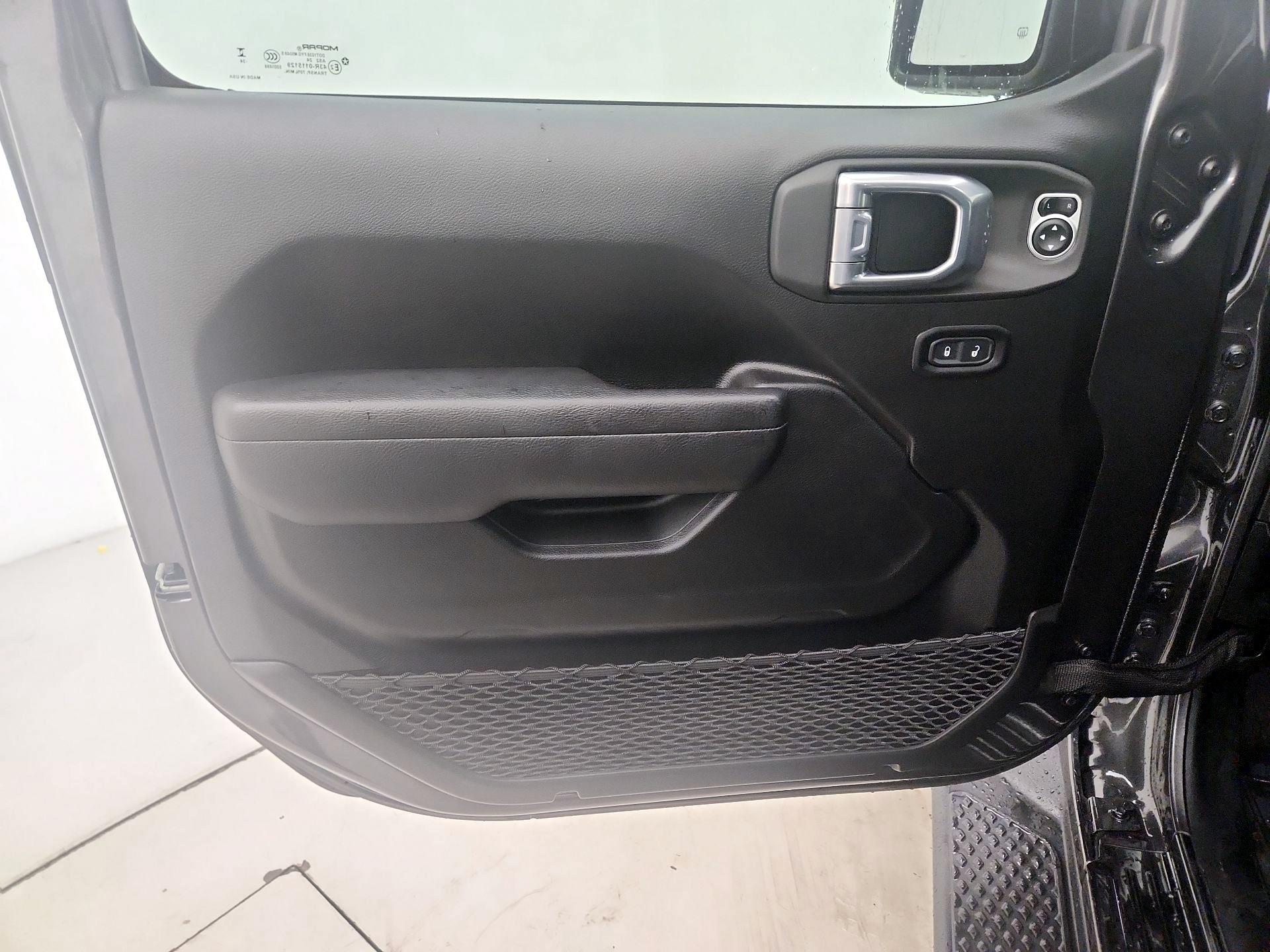 Thumbnail: 2024 Jeep Gladiator - 12