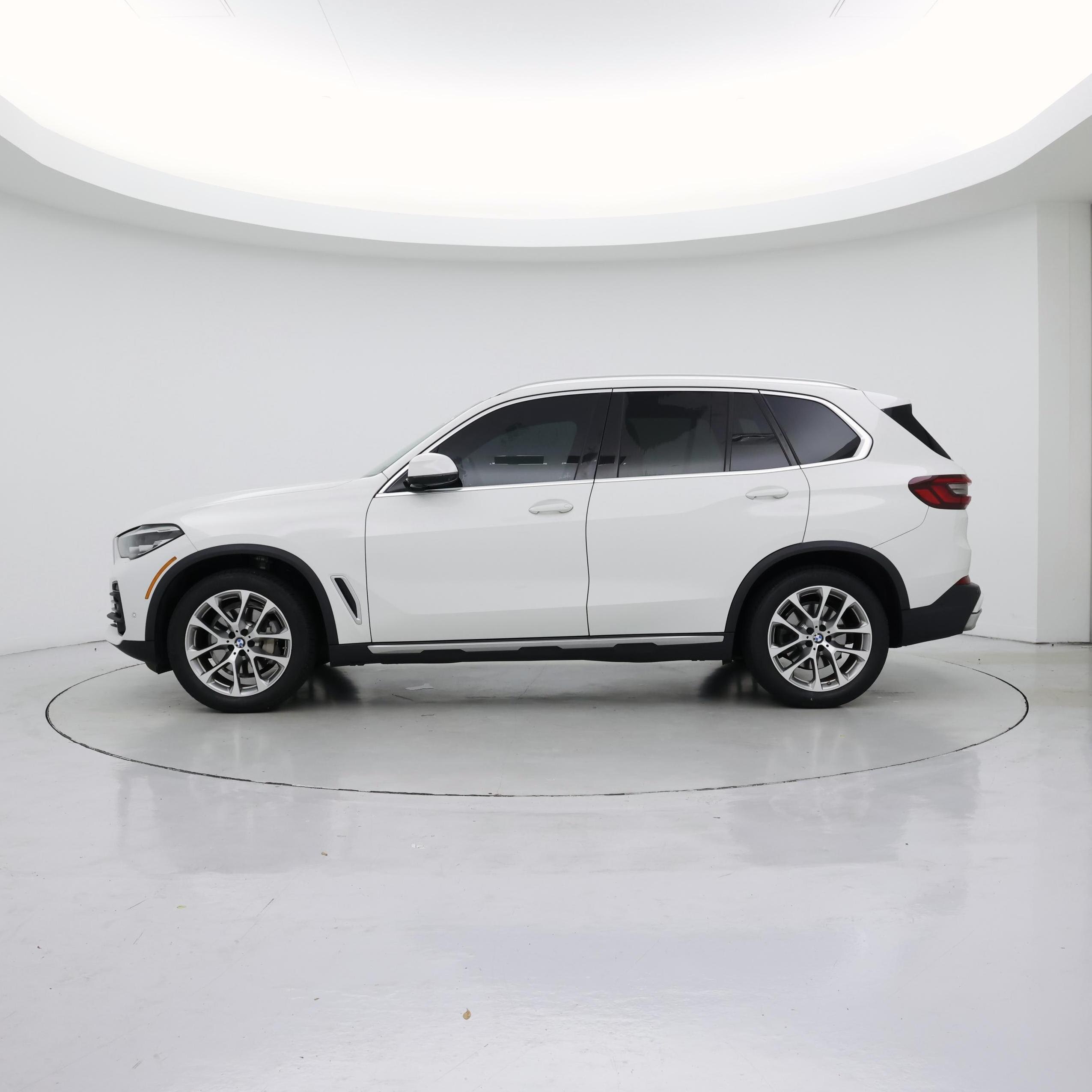 Thumbnail: 2023 BMW X5 - 3