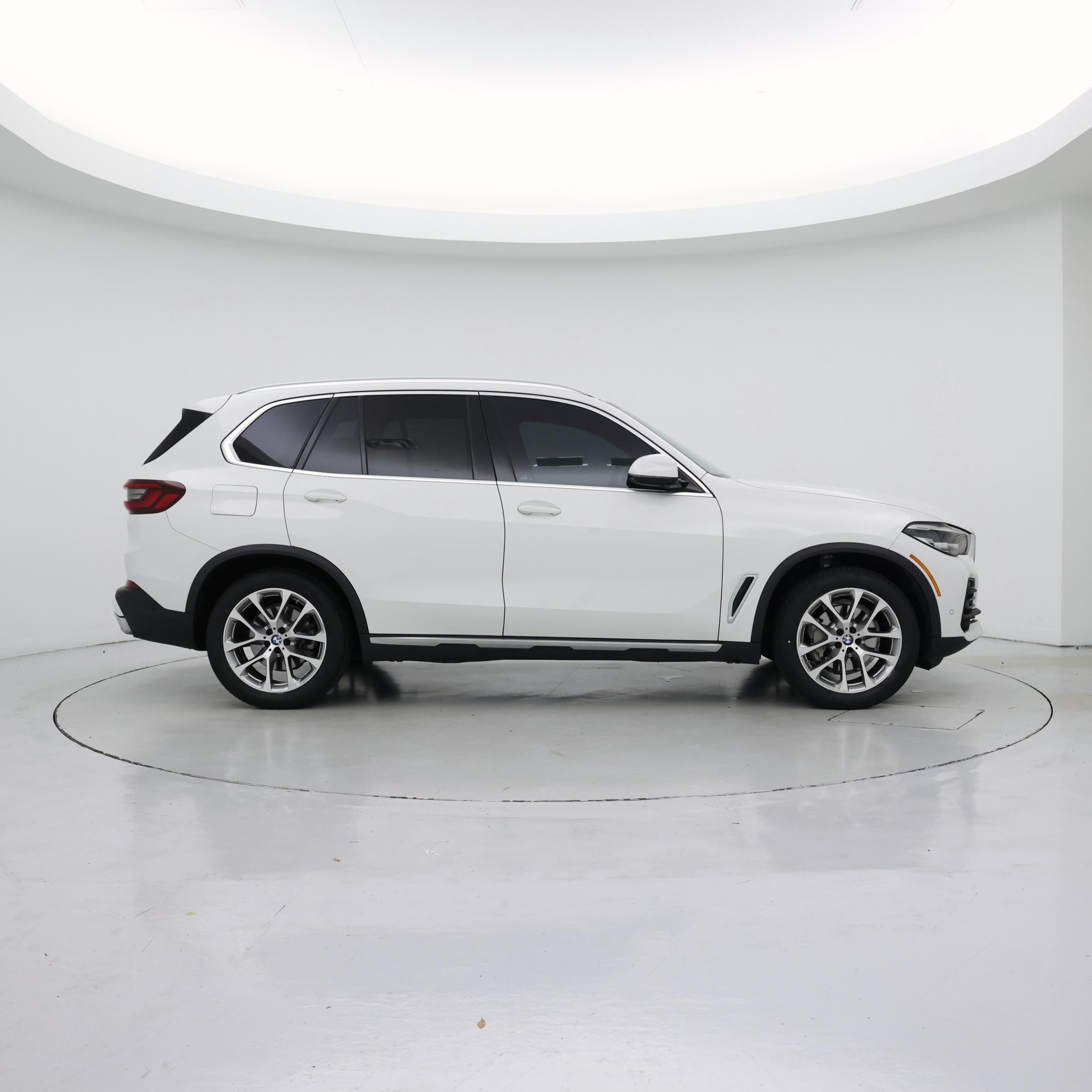 Thumbnail: 2023 BMW X5 - 7