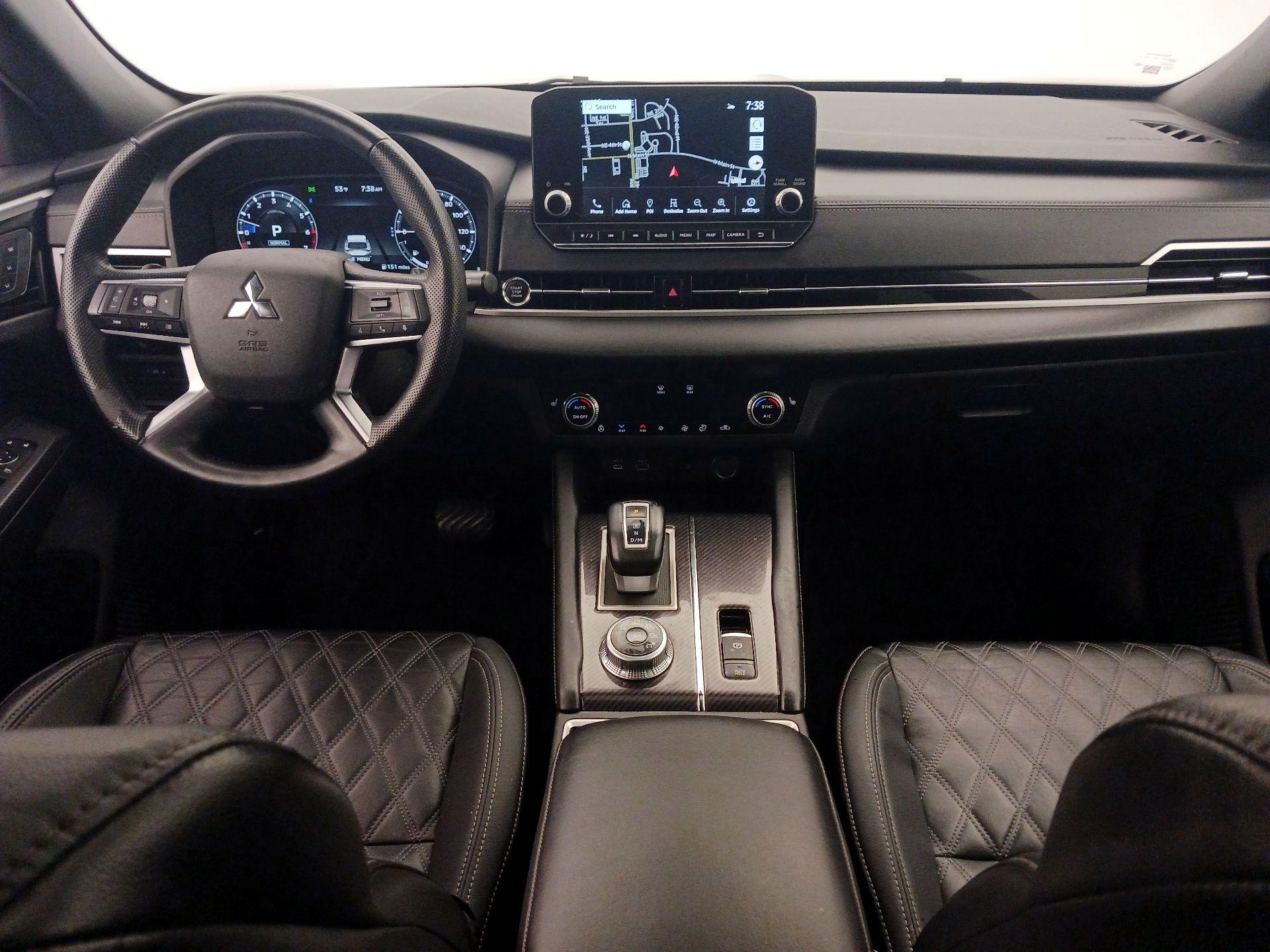 Thumbnail: 2023 Mitsubishi Outlander - 9