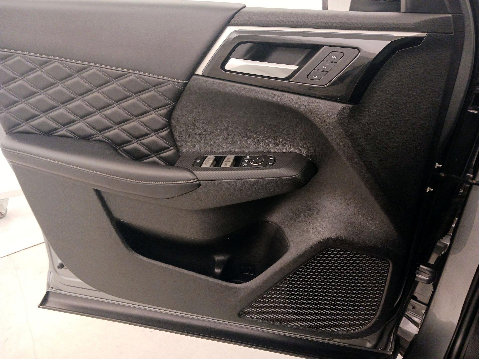 Thumbnail: 2023 Mitsubishi Outlander - 12