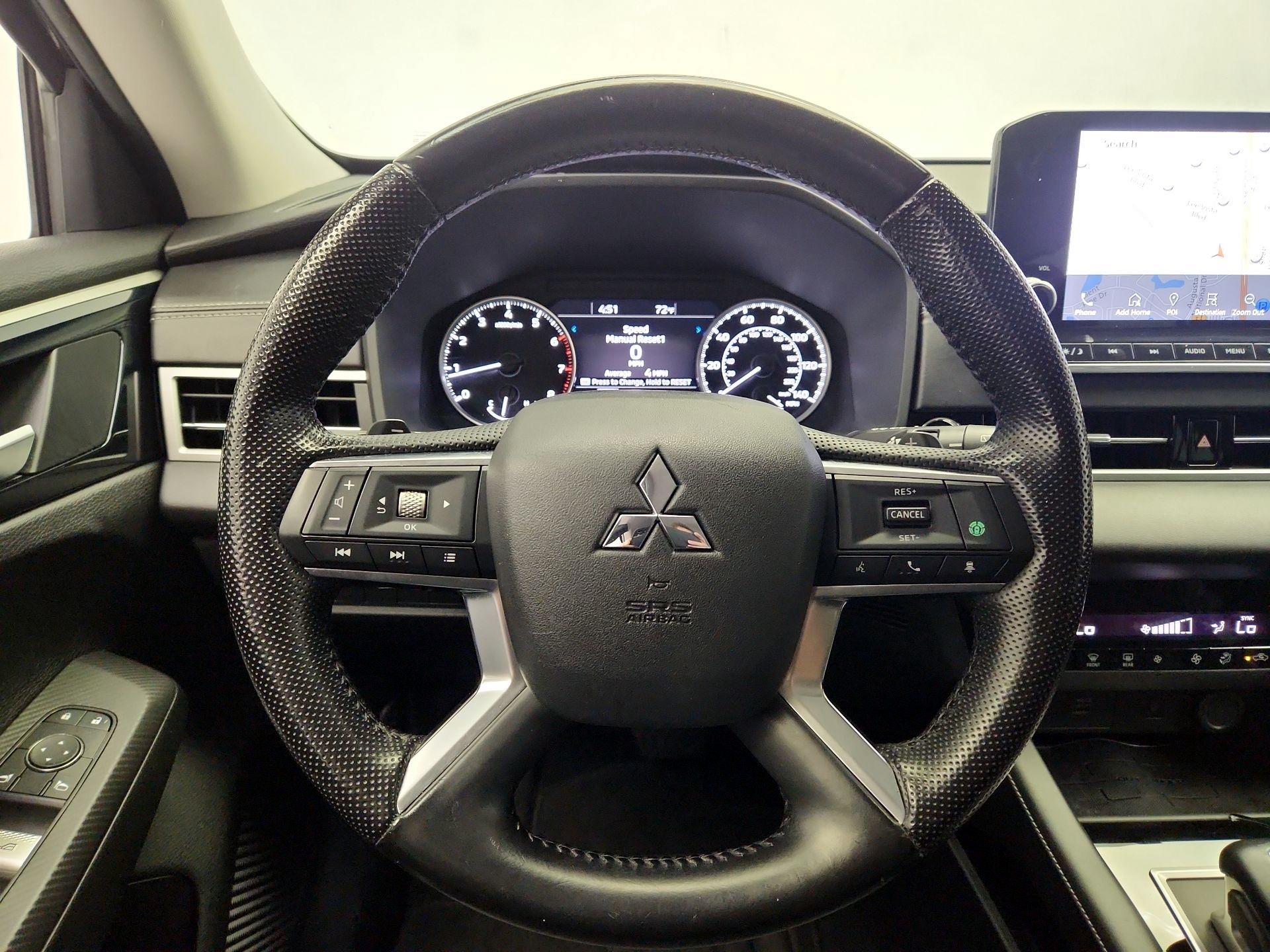 Thumbnail: 2022 Mitsubishi Outlander - 10