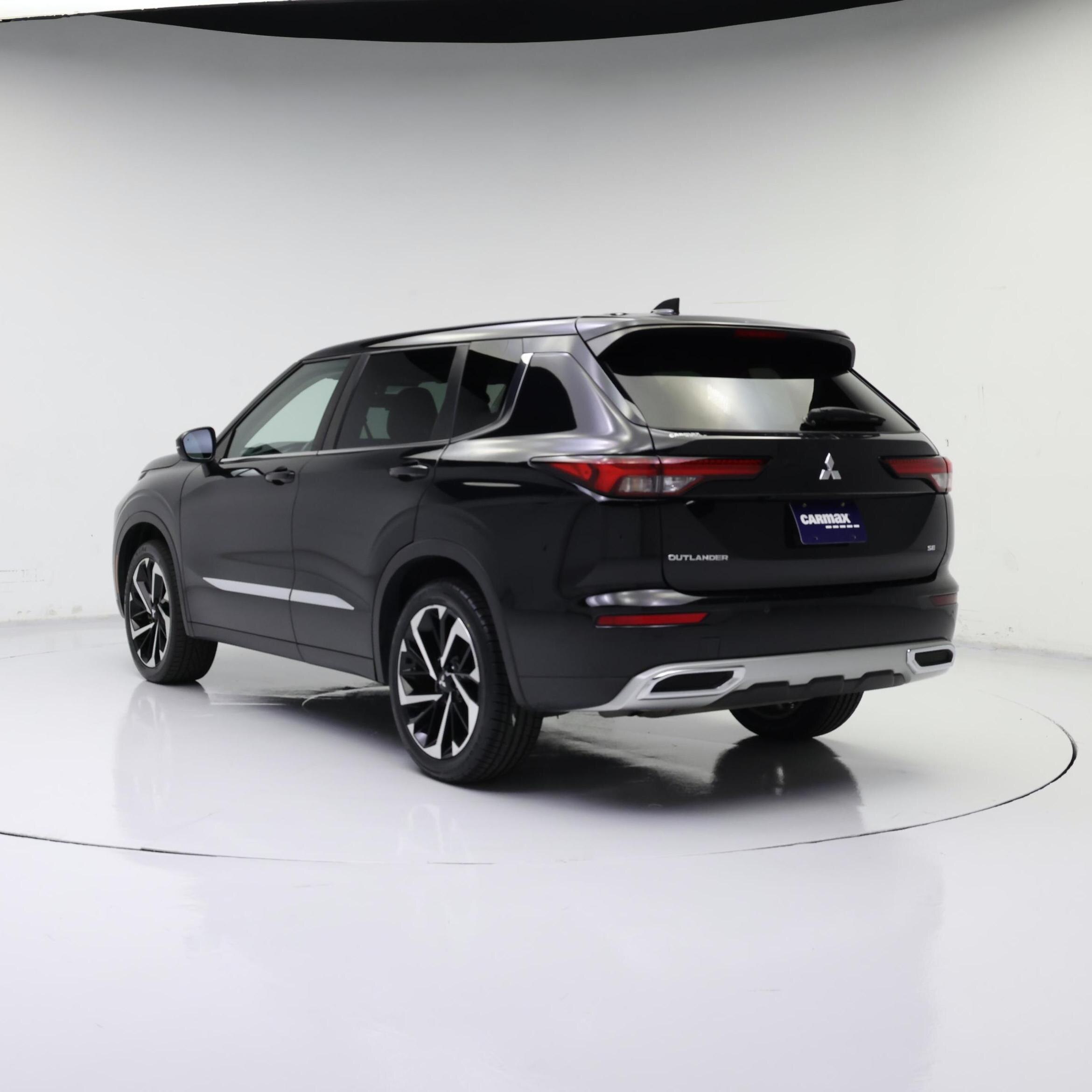 Thumbnail: 2022 Mitsubishi Outlander - 2