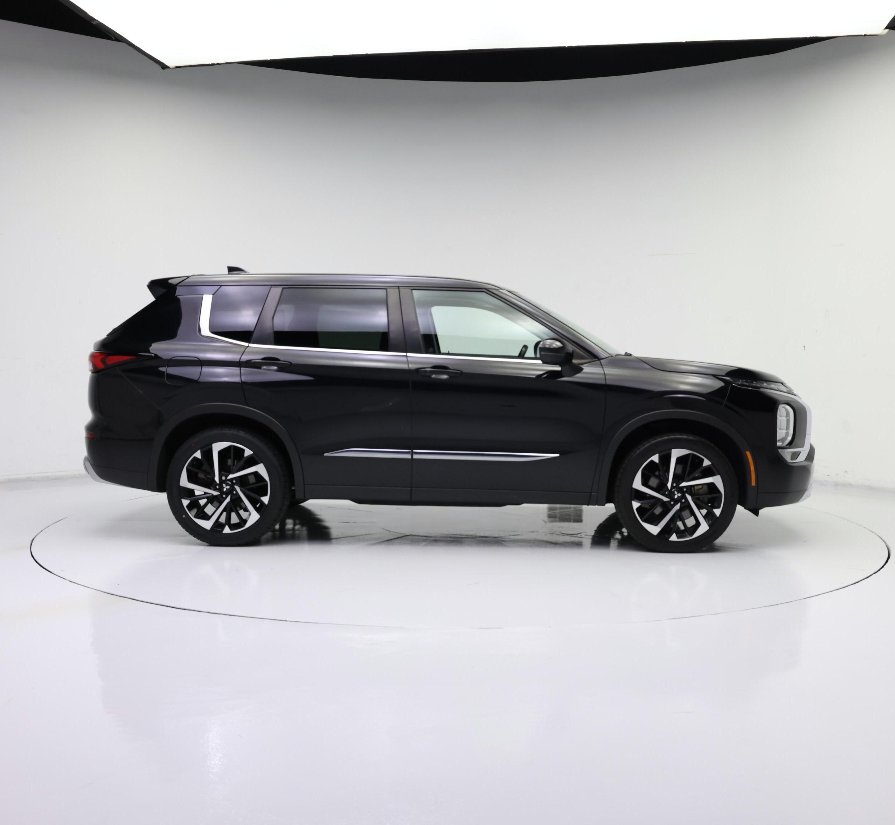Thumbnail: 2022 Mitsubishi Outlander - 7