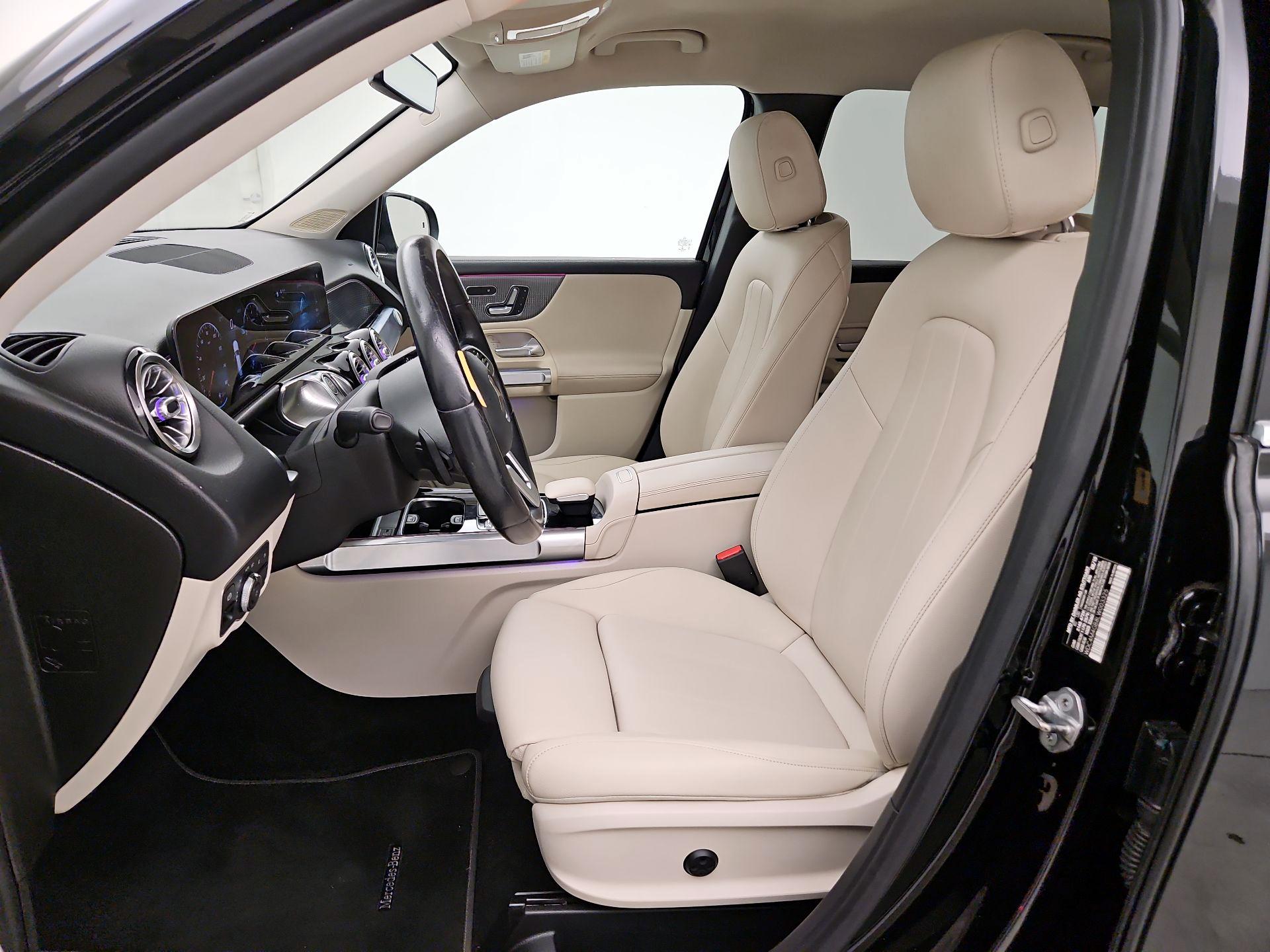 Thumbnail: 2020 Mercedes-Benz GLB - 11