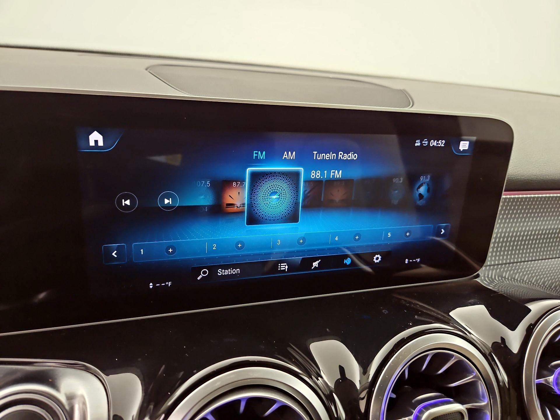 Thumbnail: 2020 Mercedes-Benz GLB - 15