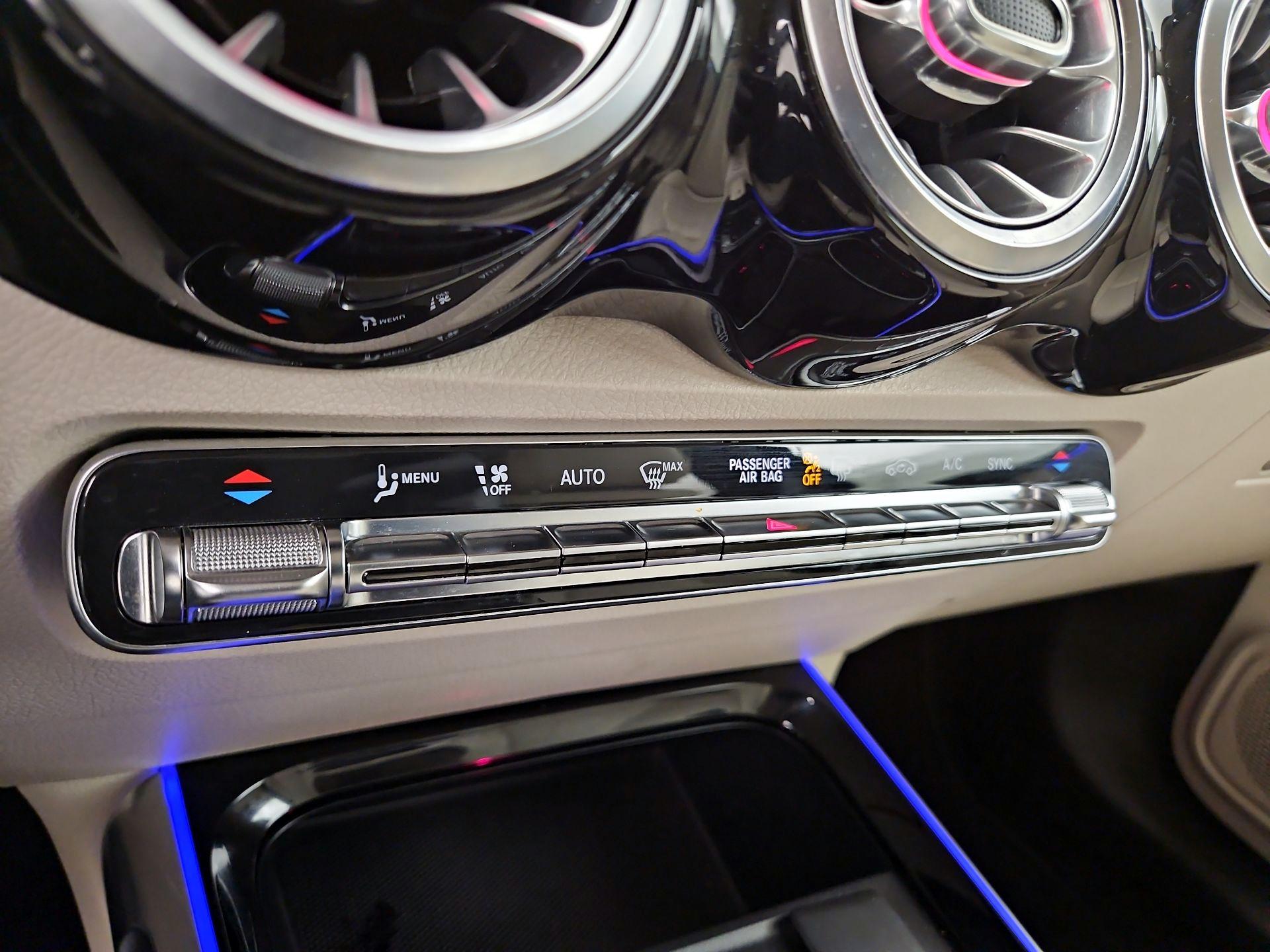 Thumbnail: 2020 Mercedes-Benz GLB - 16