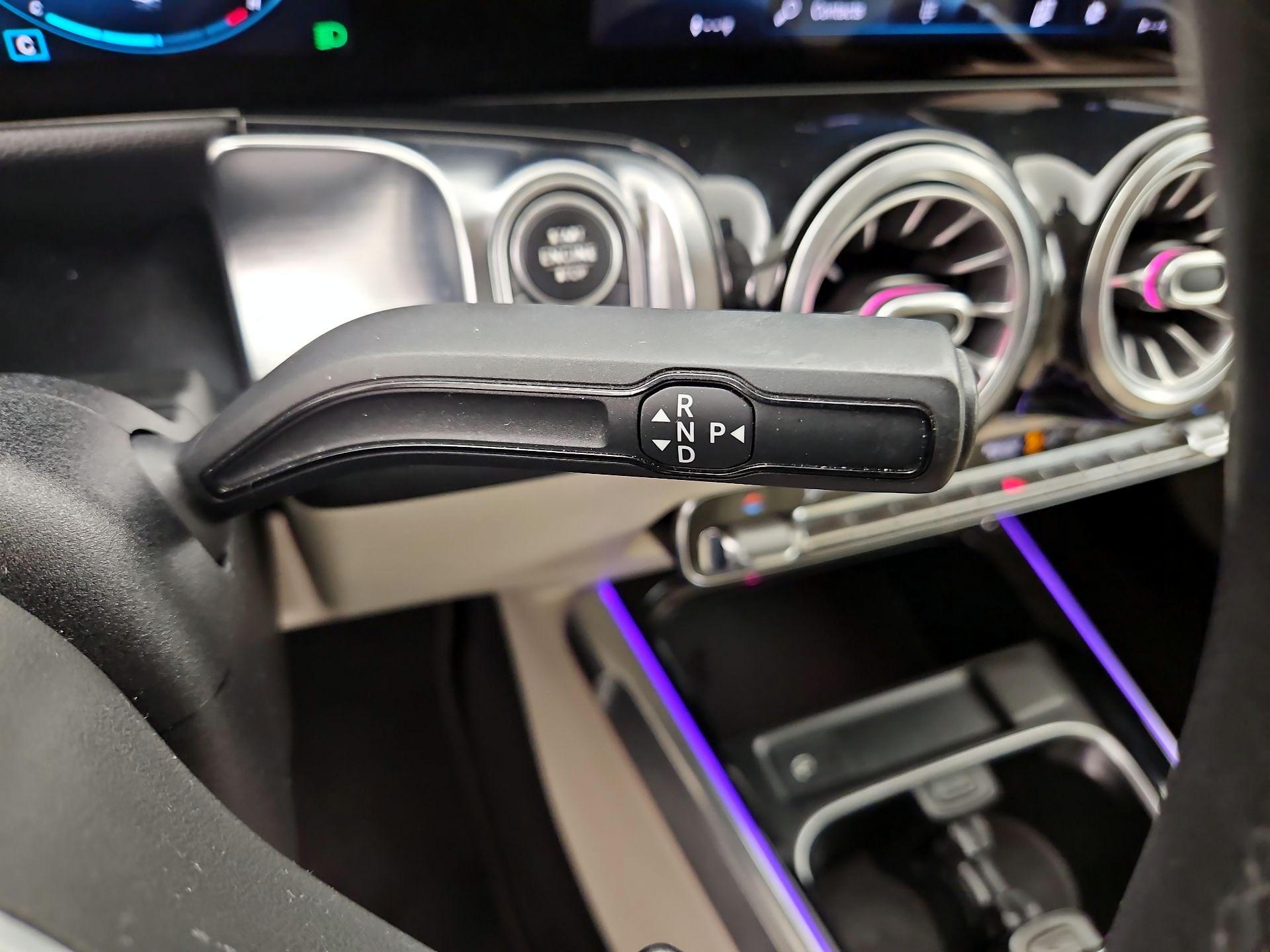 Thumbnail: 2020 Mercedes-Benz GLB - 17