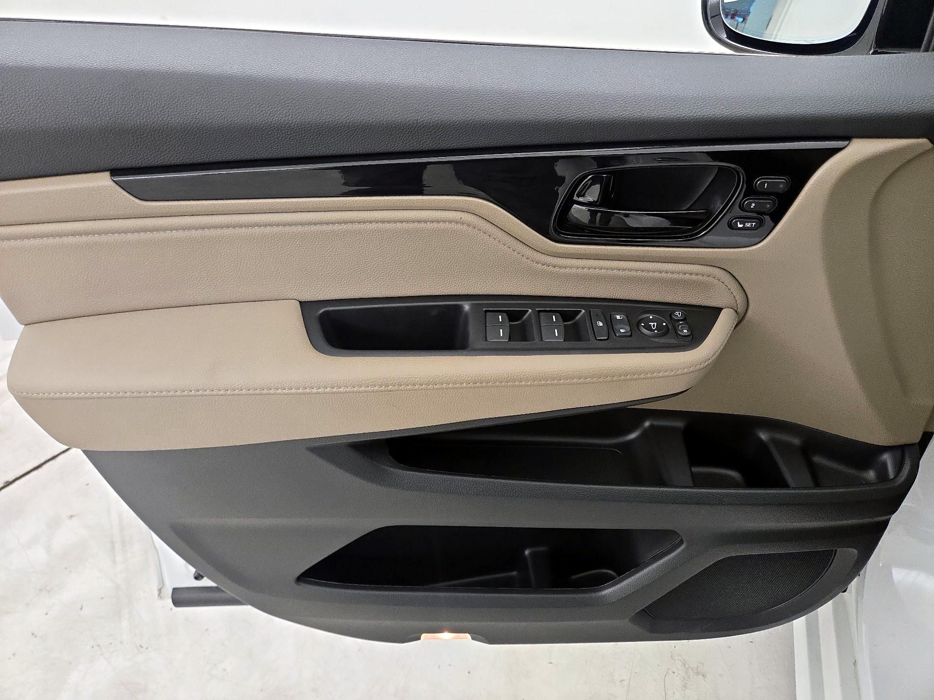 Thumbnail: 2023 Honda Odyssey - 12