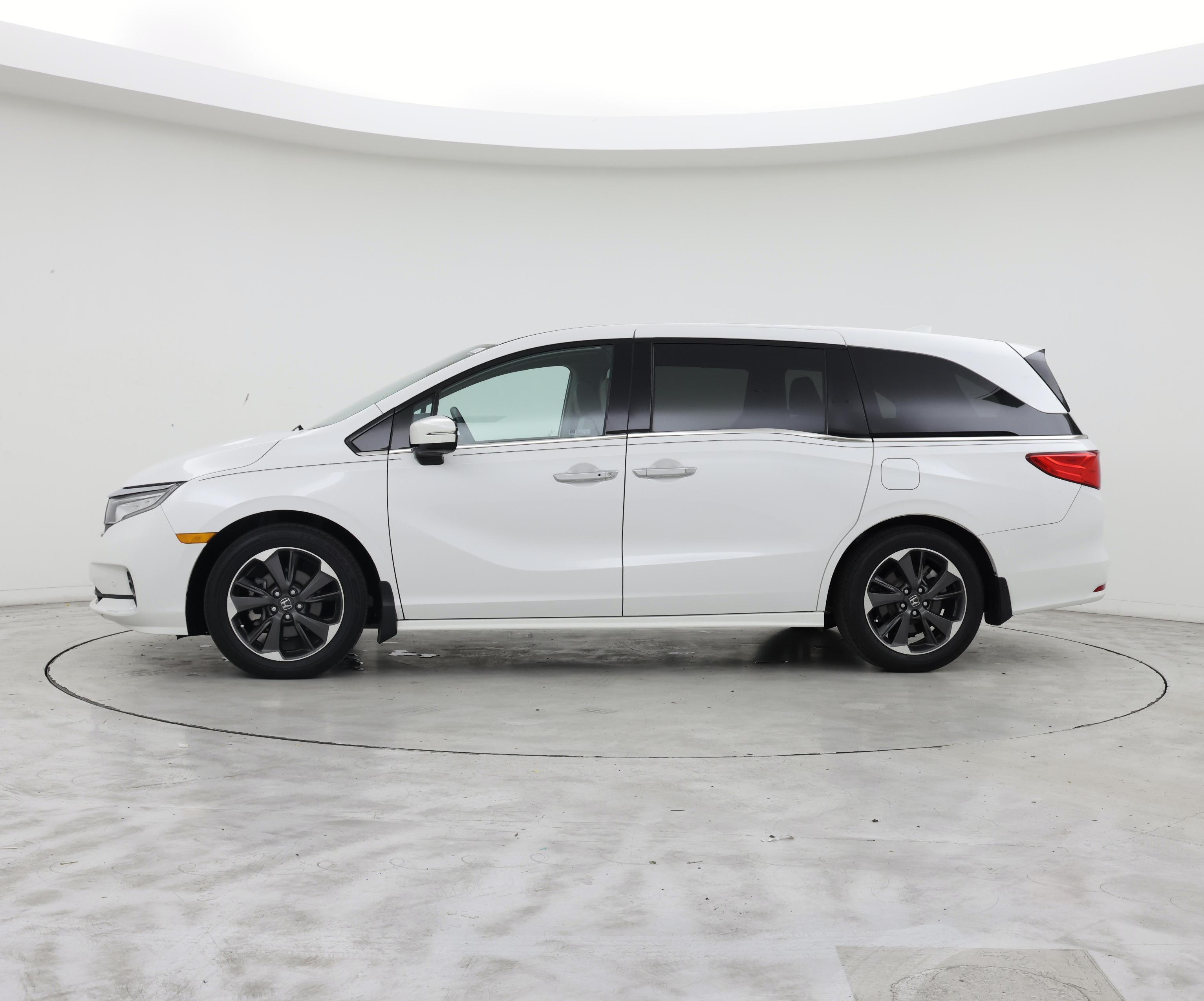 Thumbnail: 2023 Honda Odyssey - 3