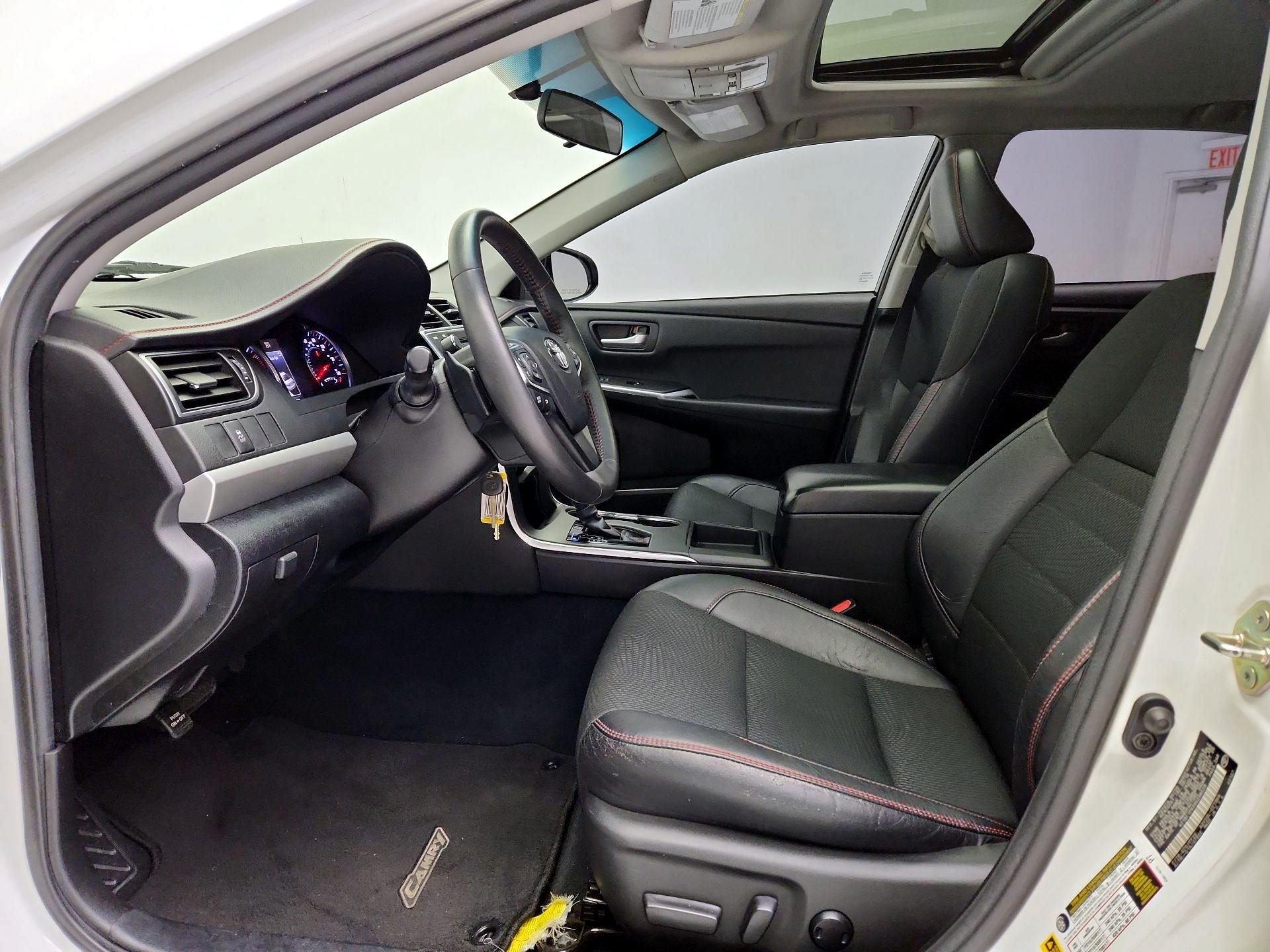 Thumbnail: 2017 Toyota Camry - 11