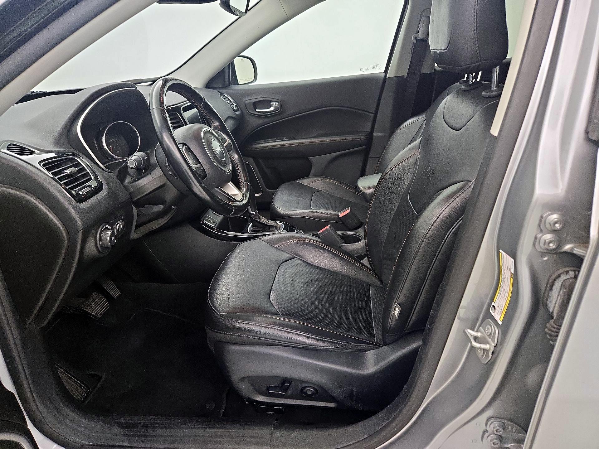 Thumbnail: 2020 Jeep Compass - 11