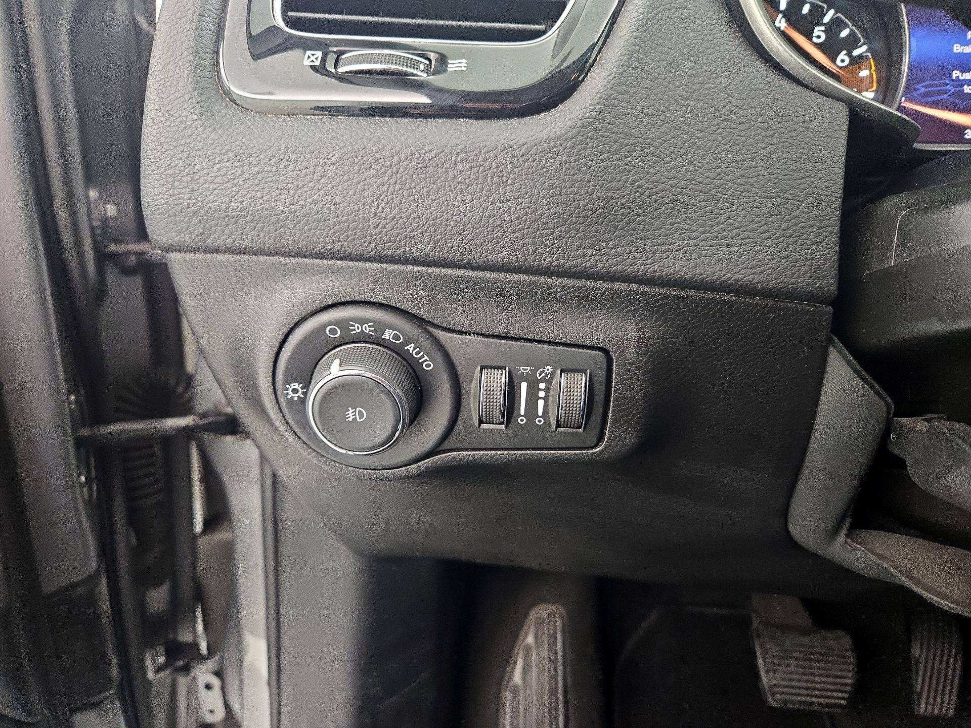 Thumbnail: 2020 Jeep Compass - 13