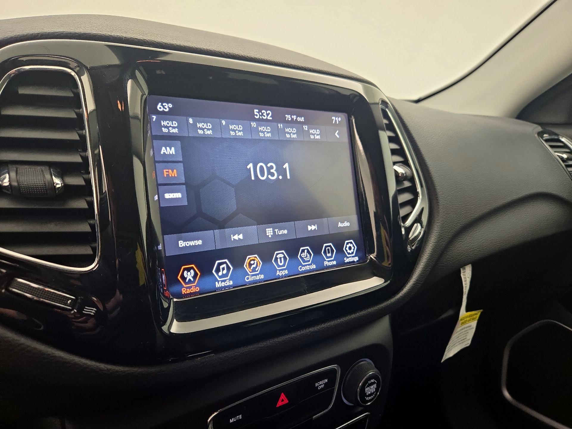 Thumbnail: 2020 Jeep Compass - 15