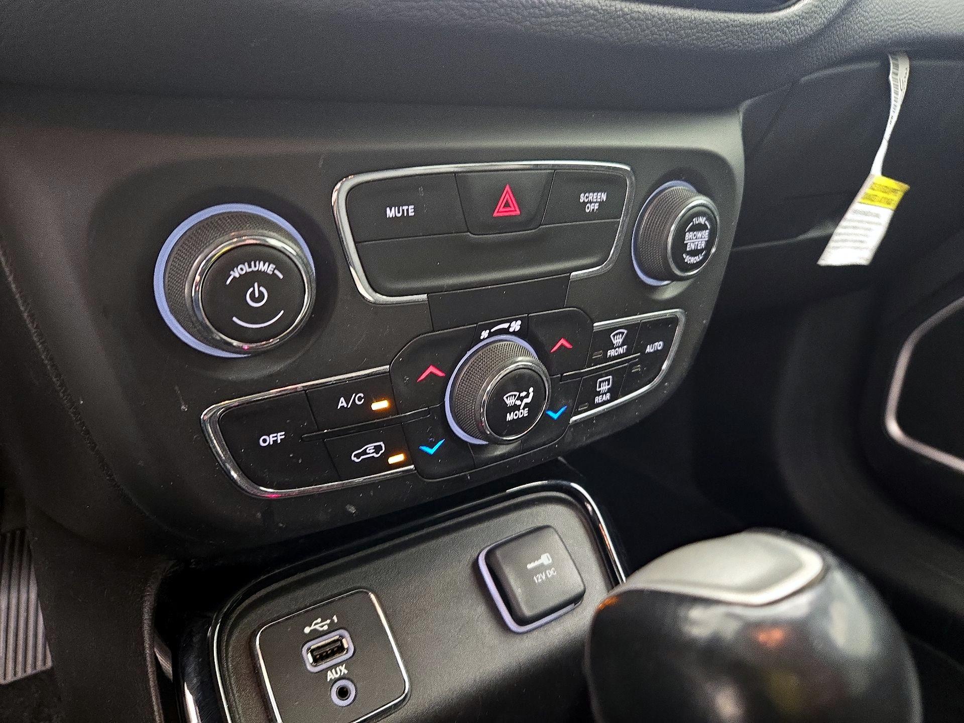 Thumbnail: 2020 Jeep Compass - 16