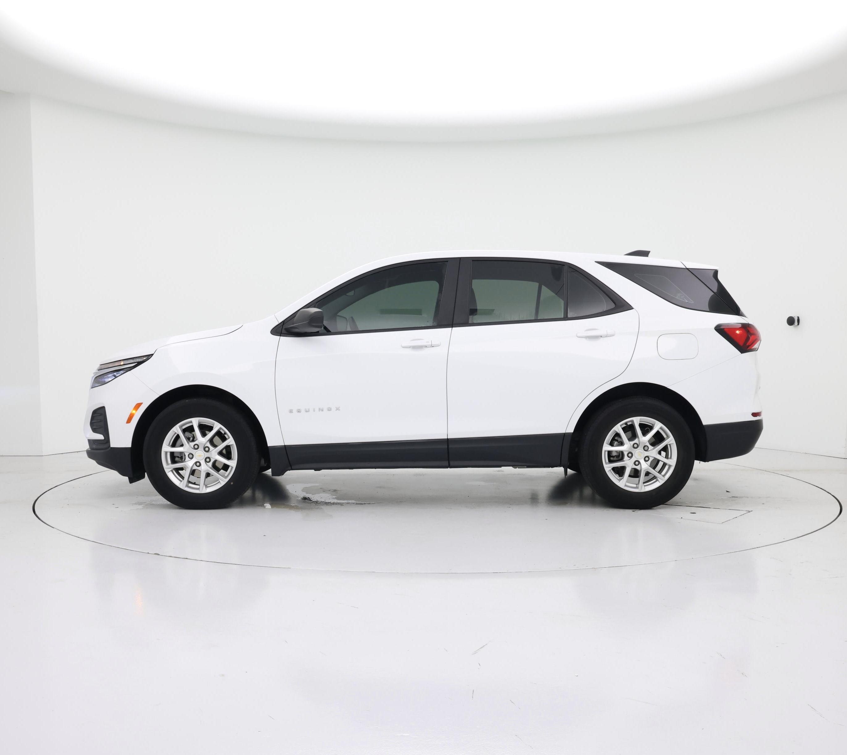 Thumbnail: 2022 Chevrolet Equinox - 3