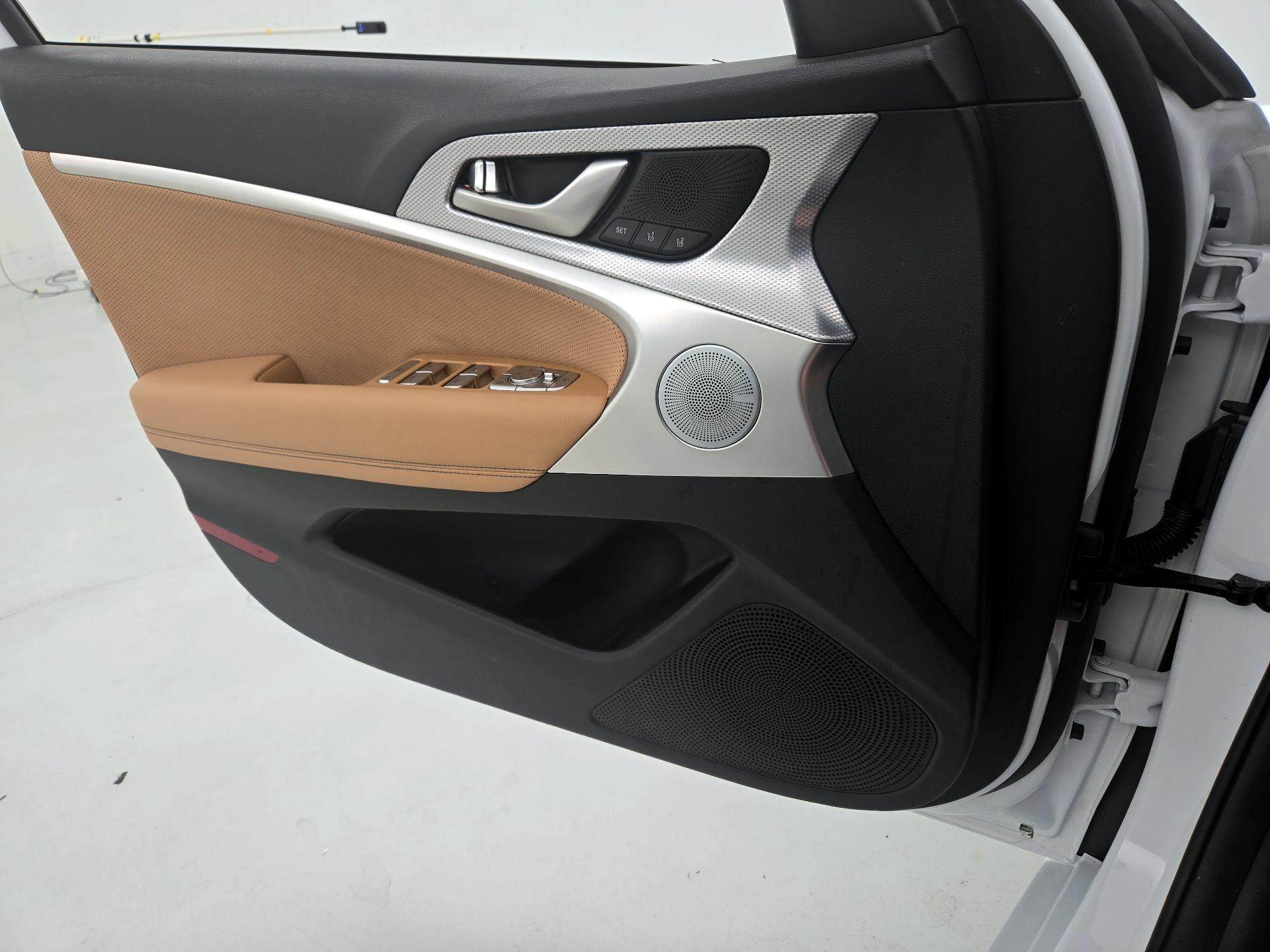 Thumbnail: 2022 Genesis G70 - 12