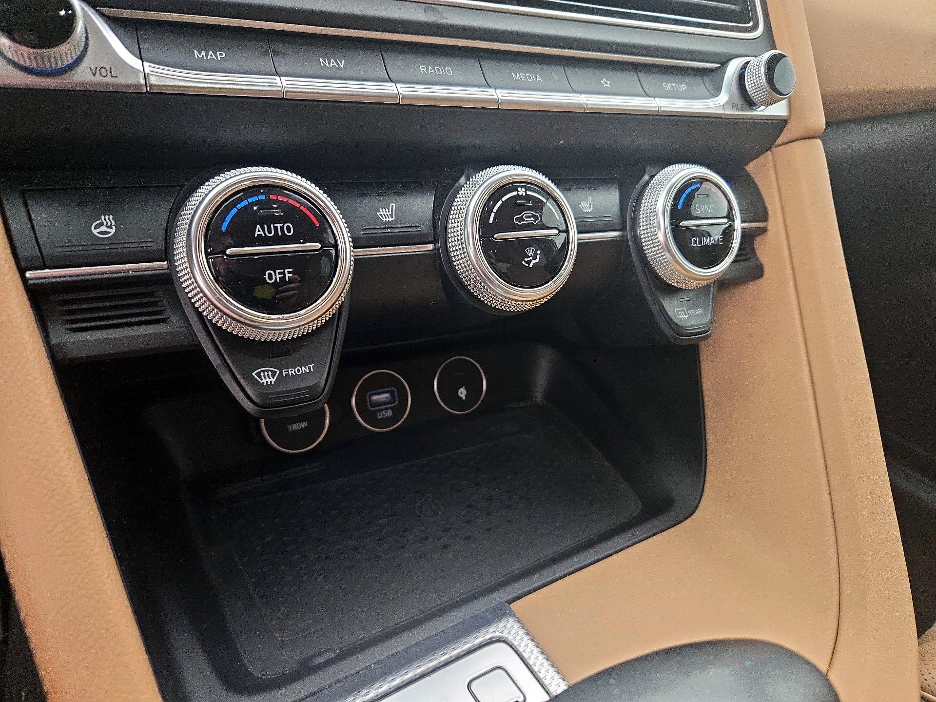 Thumbnail: 2022 Genesis G70 - 17