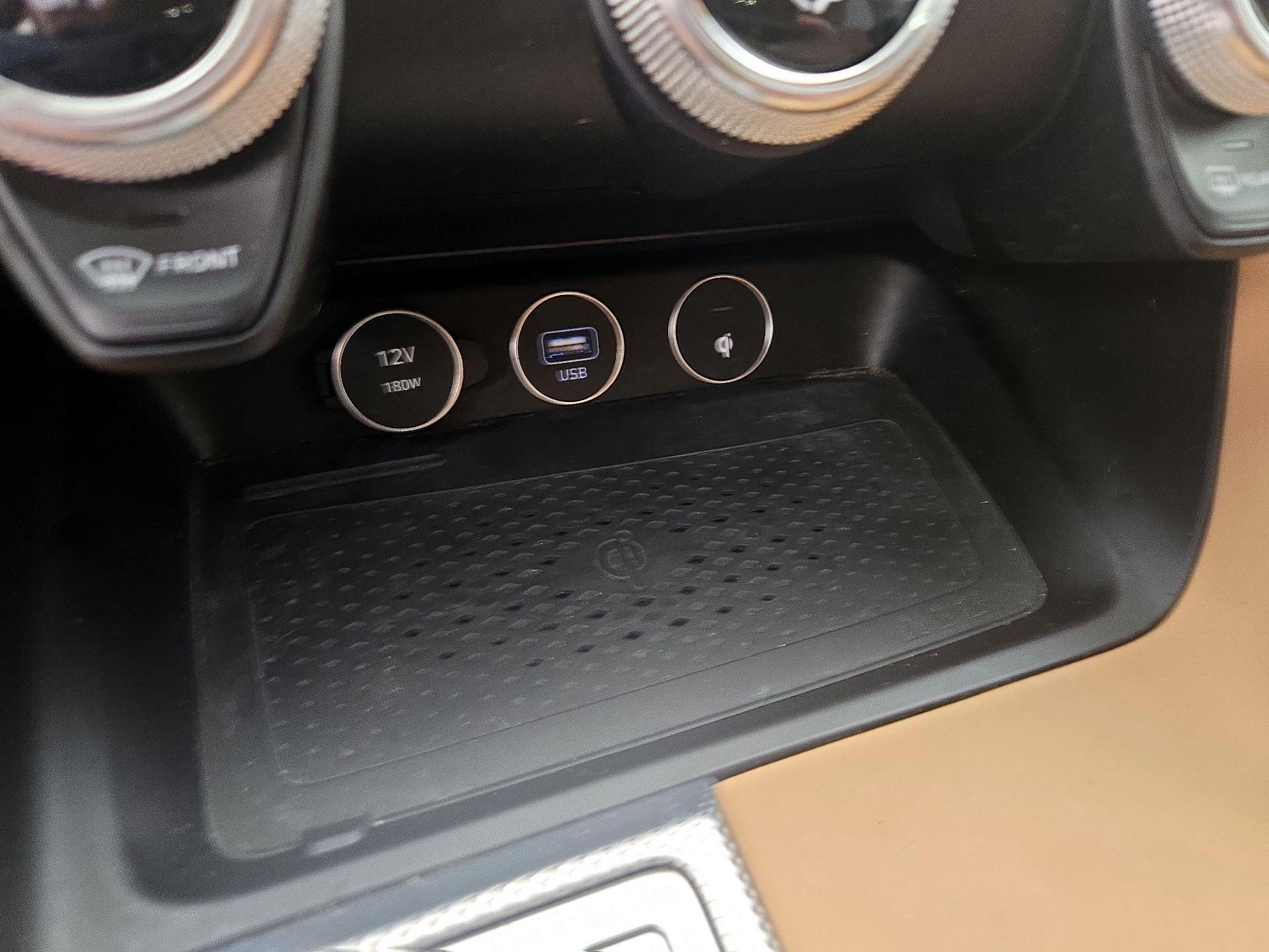 Thumbnail: 2022 Genesis G70 - 19