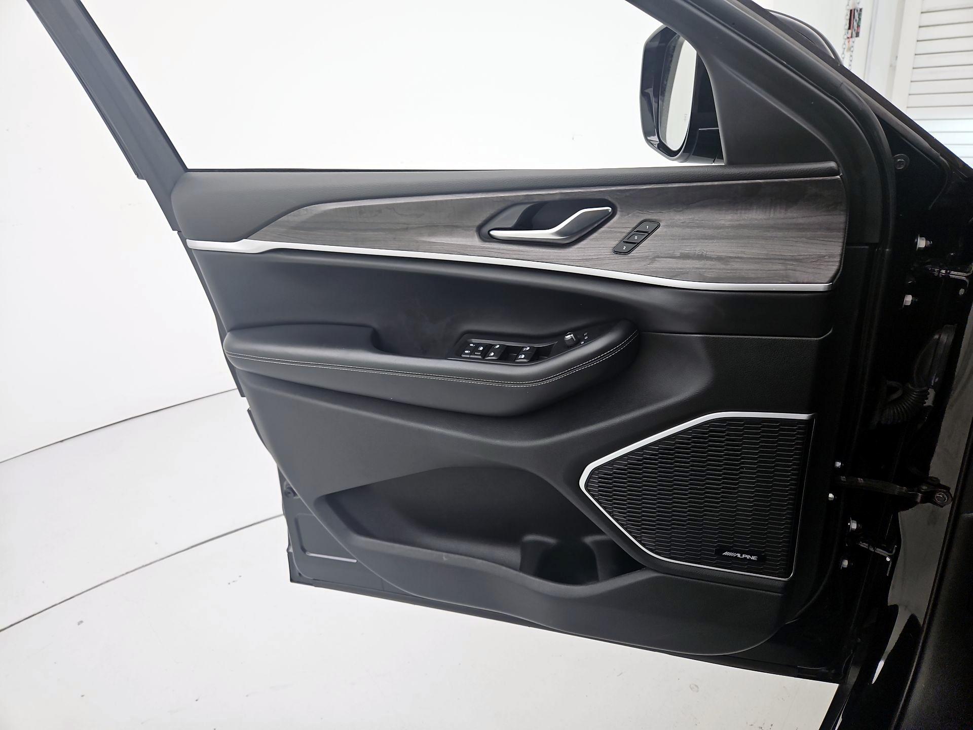 Thumbnail: 2021 Jeep Grand Cherokee L - 12