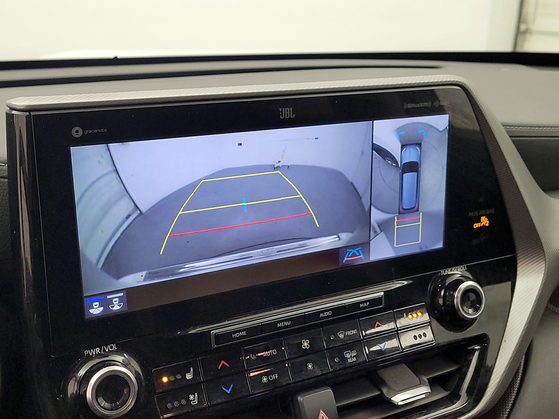 Thumbnail: 2021 Toyota Highlander - 14