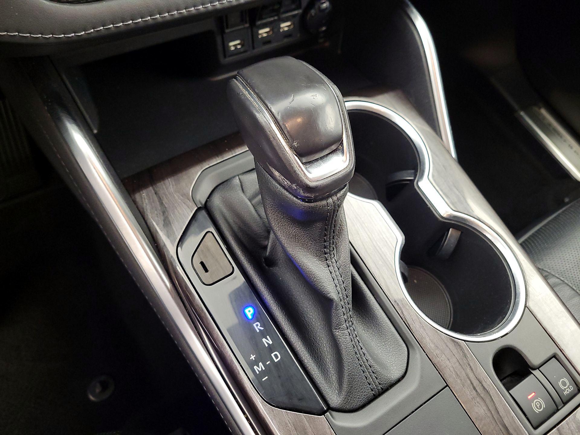 Thumbnail: 2021 Toyota Highlander - 17