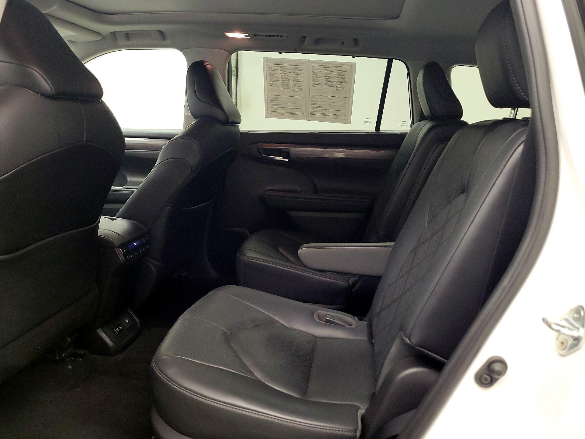 Thumbnail: 2021 Toyota Highlander - 19