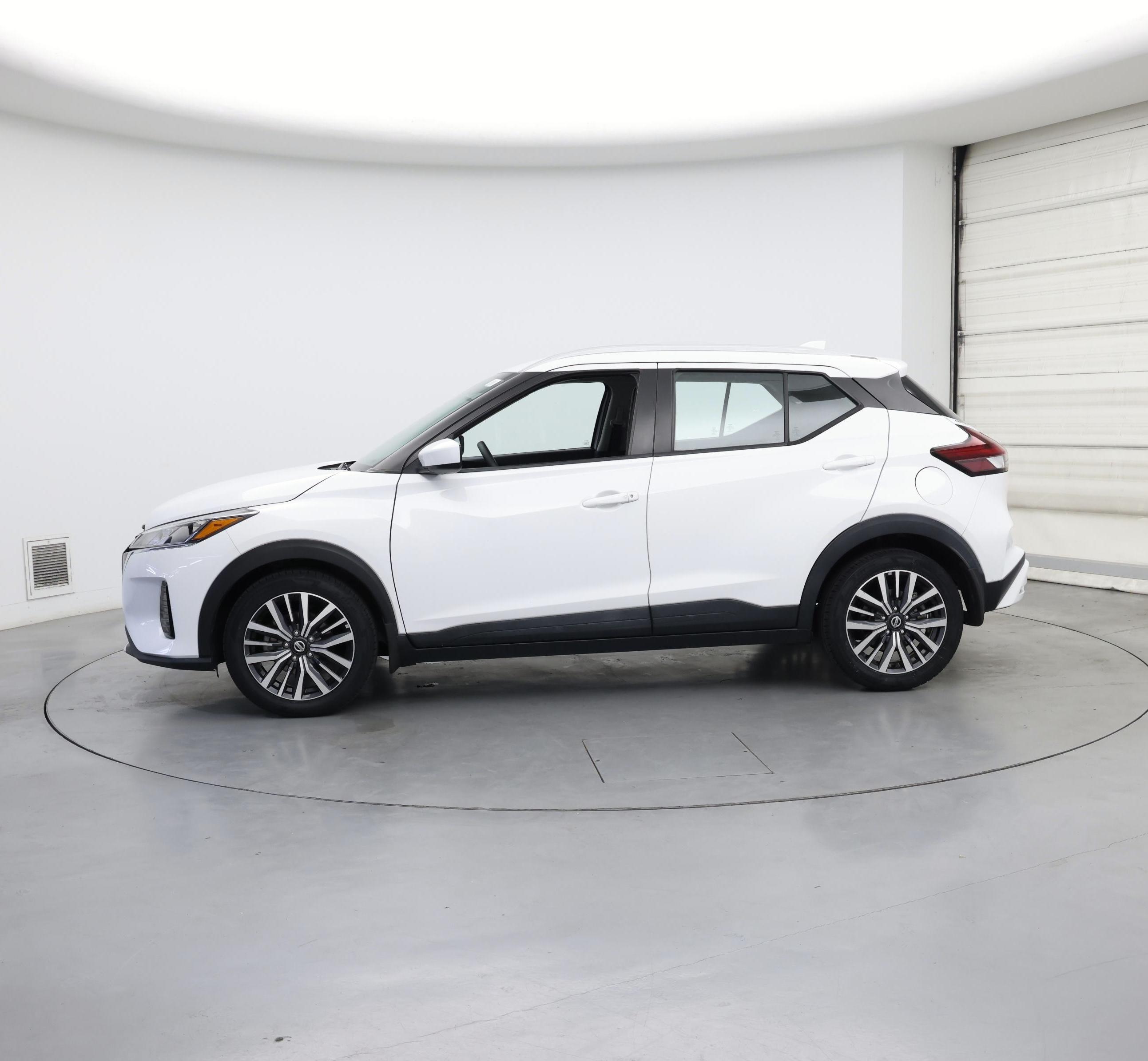 Thumbnail: 2021 Nissan Kicks - 3