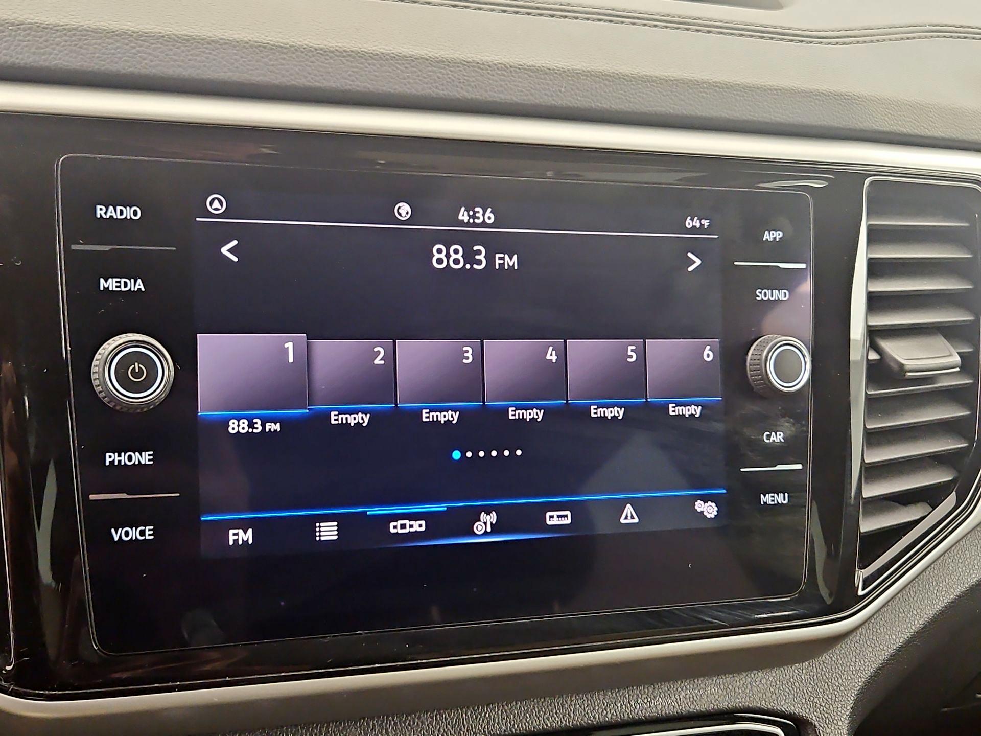 Thumbnail: 2022 Volkswagen Atlas - 15