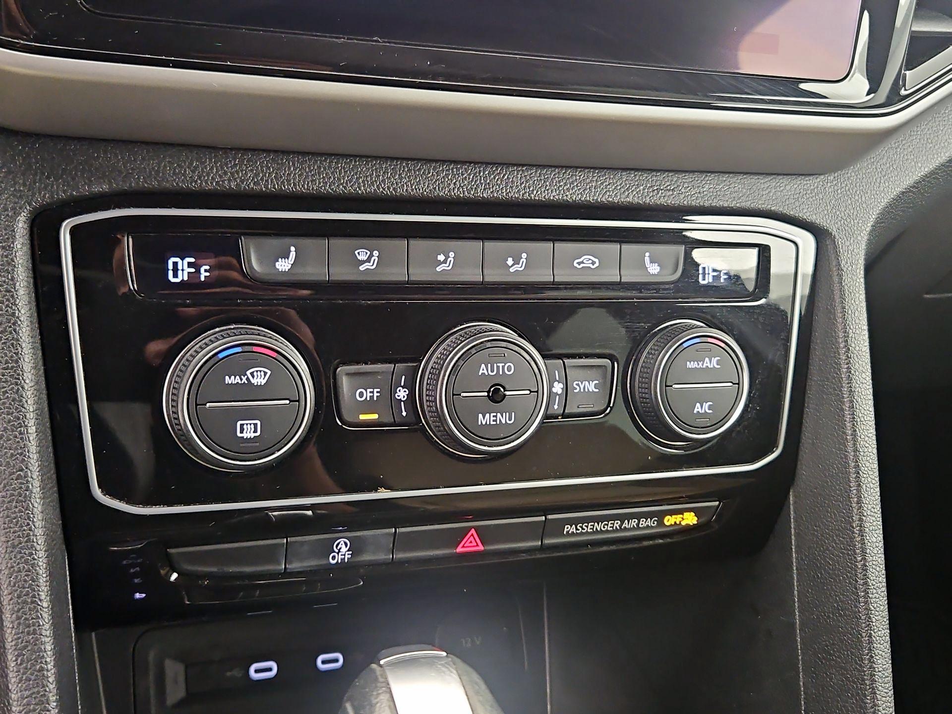 Thumbnail: 2022 Volkswagen Atlas - 16