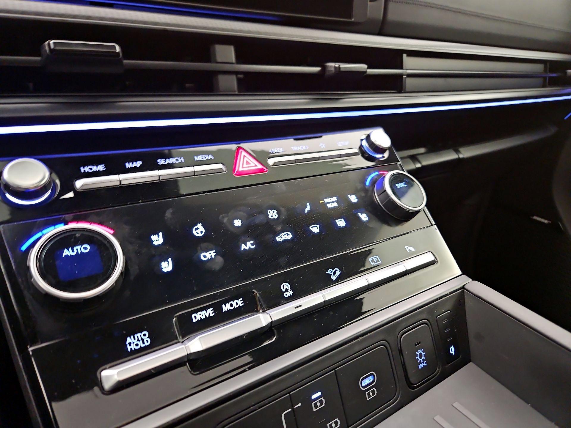 Thumbnail: 2024 Hyundai Santa Fe - 16