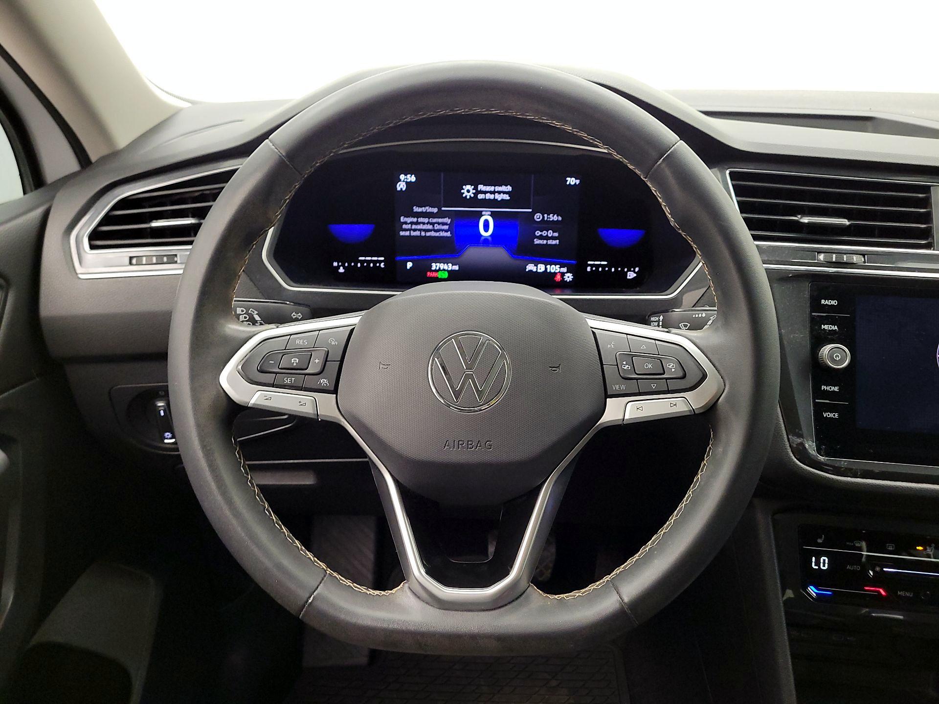 Thumbnail: 2022 Volkswagen Tiguan - 10