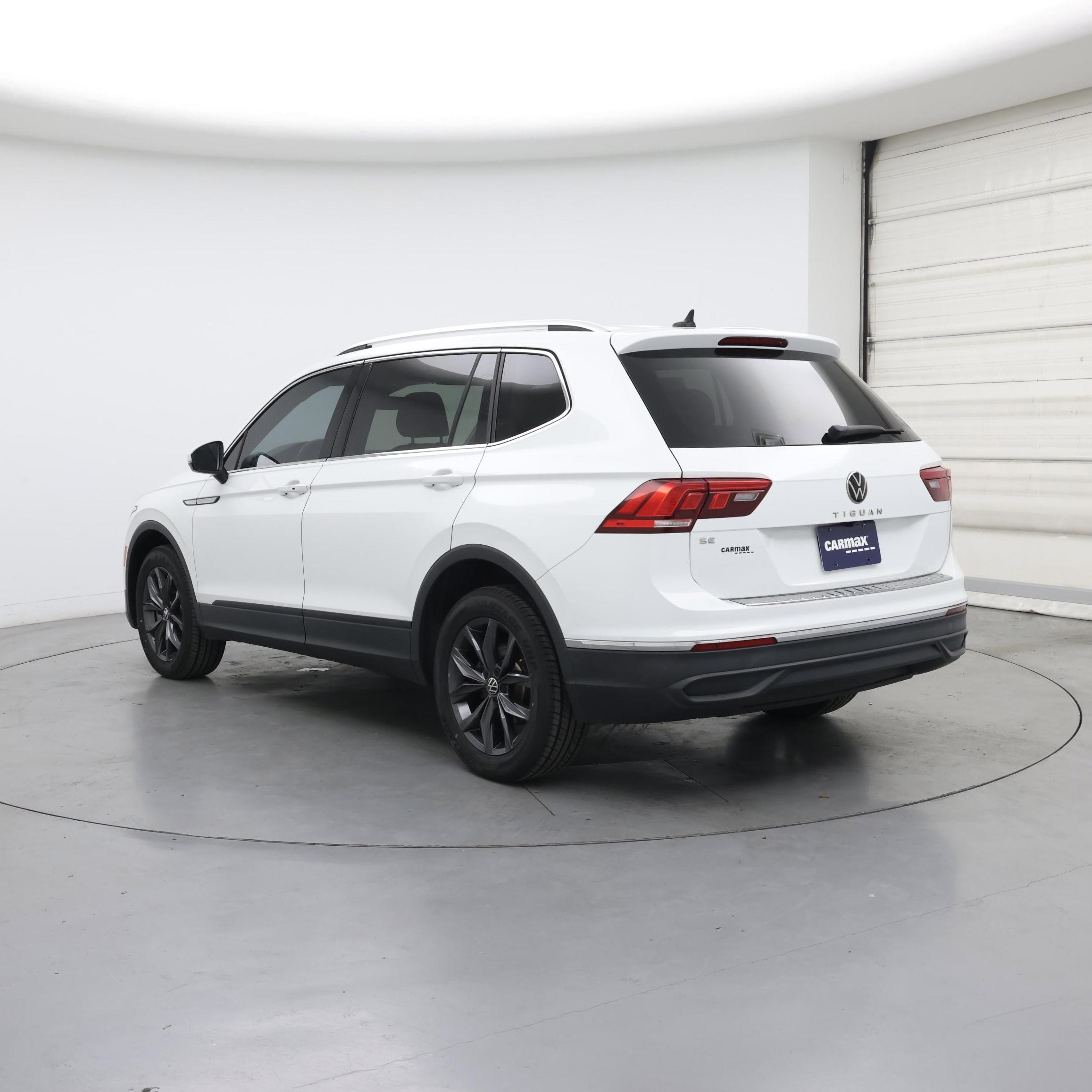 Thumbnail: 2022 Volkswagen Tiguan - 2