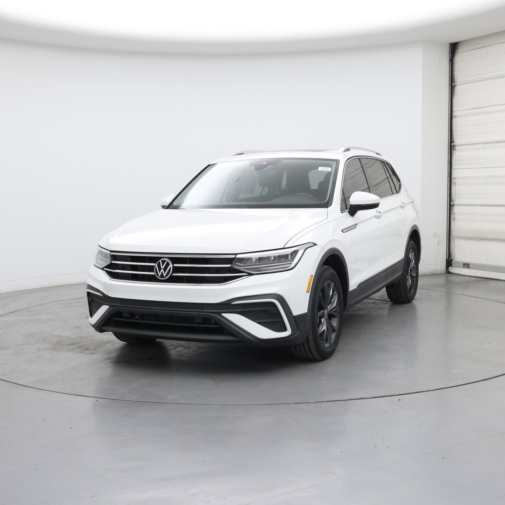 Thumbnail: 2022 Volkswagen Tiguan - 4