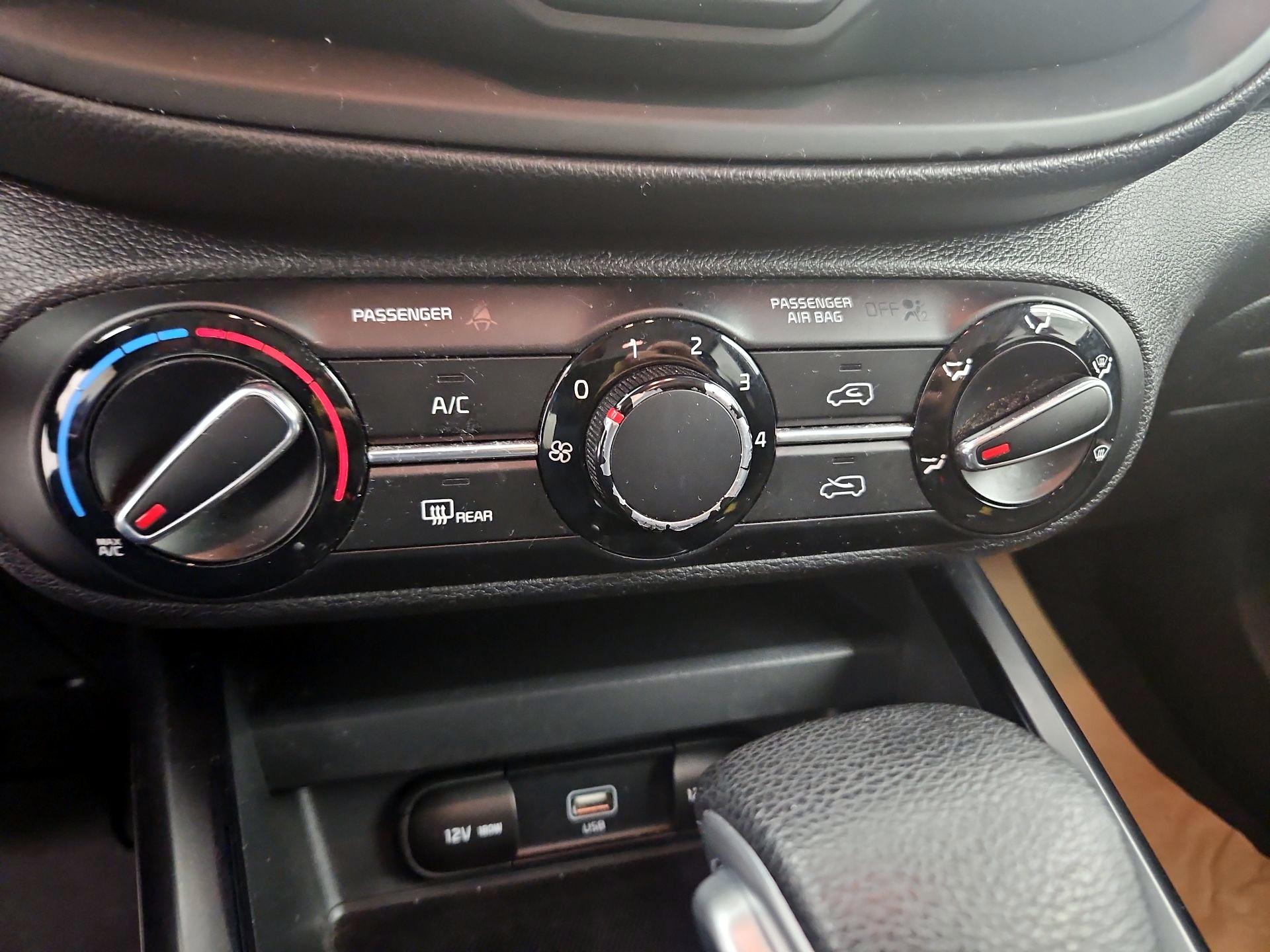 Thumbnail: 2020 Kia Soul - 15